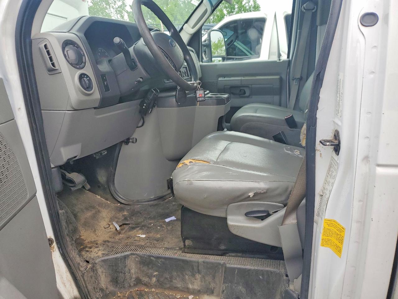 2015 Ford Econoline E350 Super Duty Cutaway Van White vin: 1FDWE3FL1FDA15070