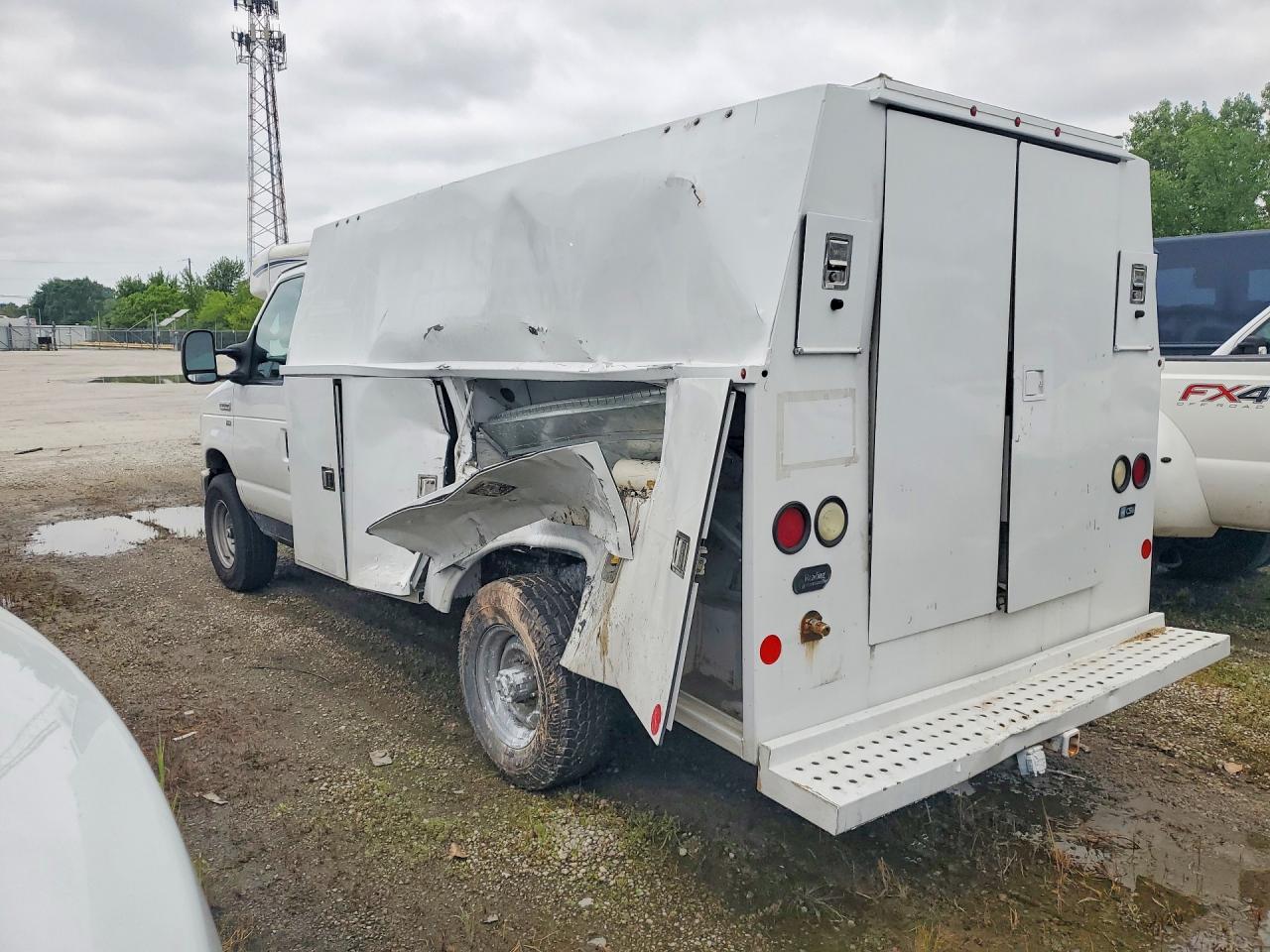 2015 Ford Econoline E350 Super Duty Cutaway Van Белый vin: 1FDWE3FL1FDA15070