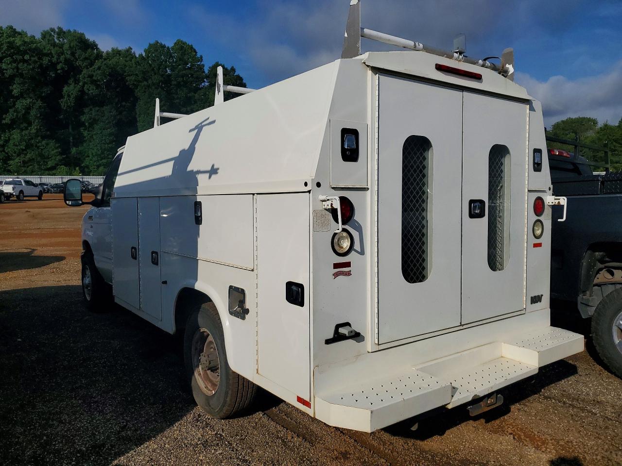 2014 Ford Econoline E350 Super Duty Cutaway Van White vin: 1FDWE3FLXEDB15635