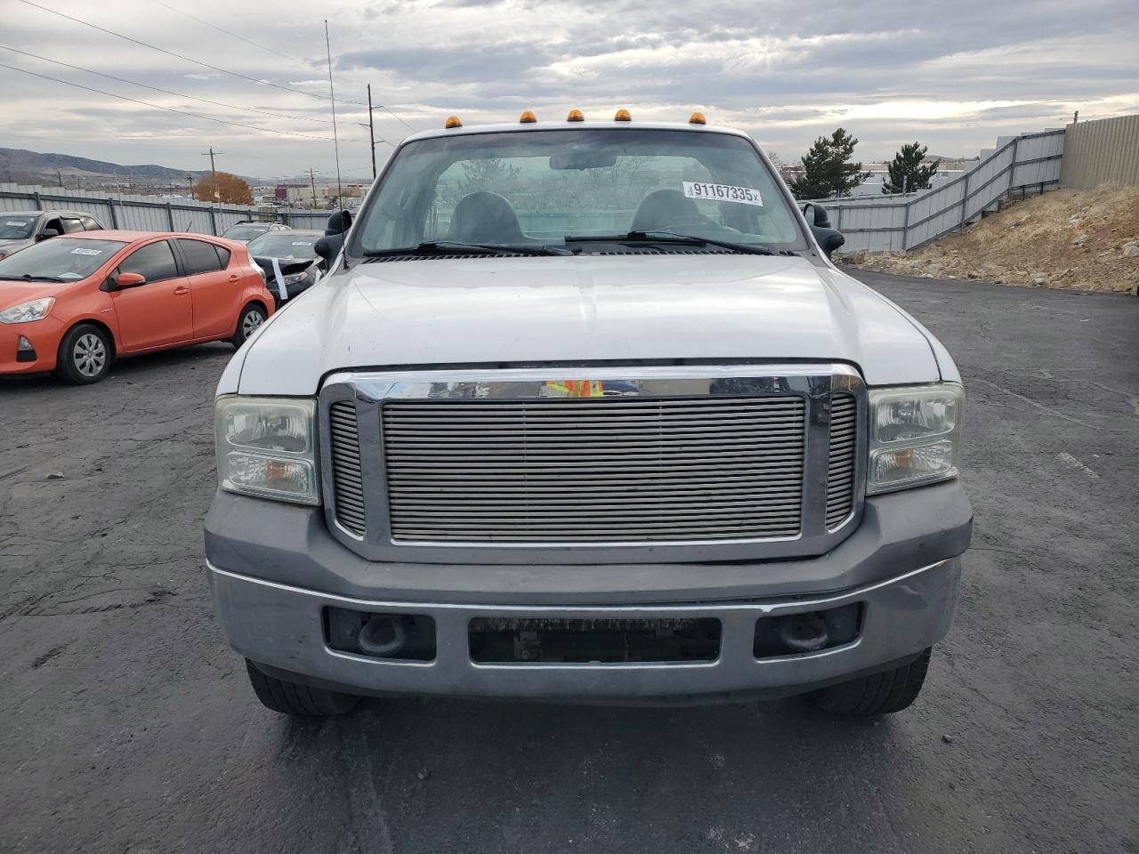 2005 Ford F350 White vin: 1FDWF35566EA77333
