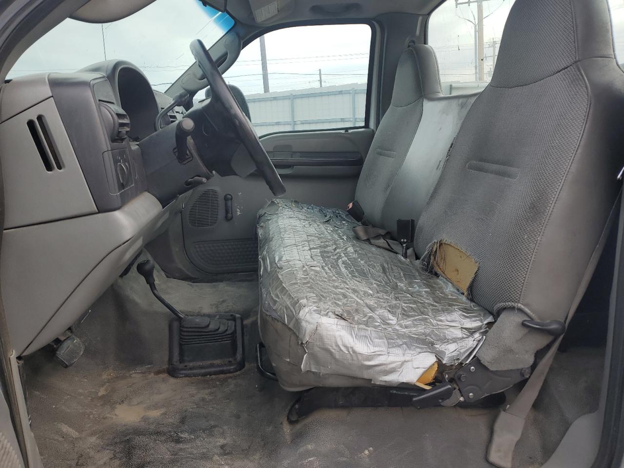 2005 Ford F350 White vin: 1FDWF35566EA77333