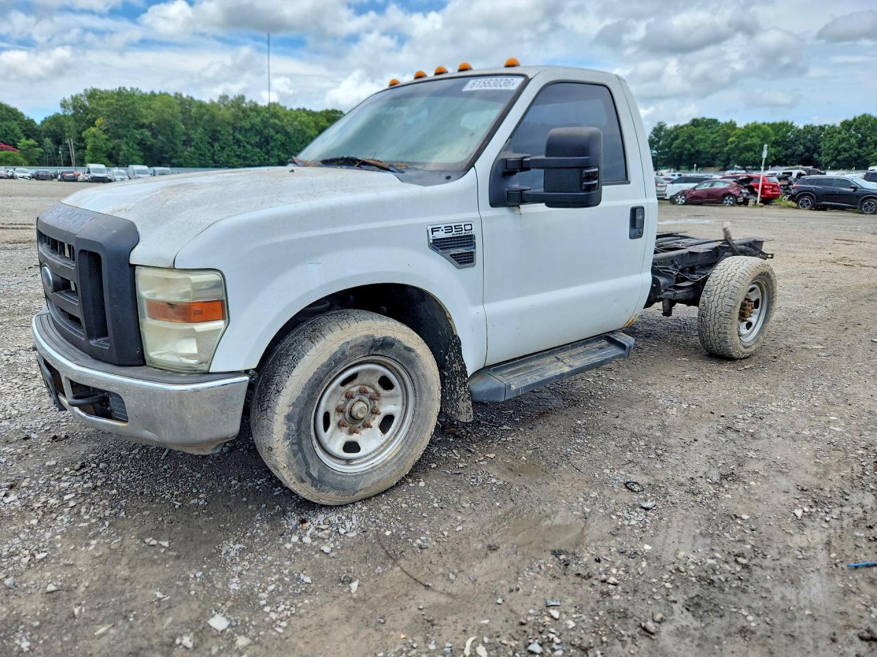 2010 Ford F350 Super Duty White vin: 1FDWF3E58AEA60008