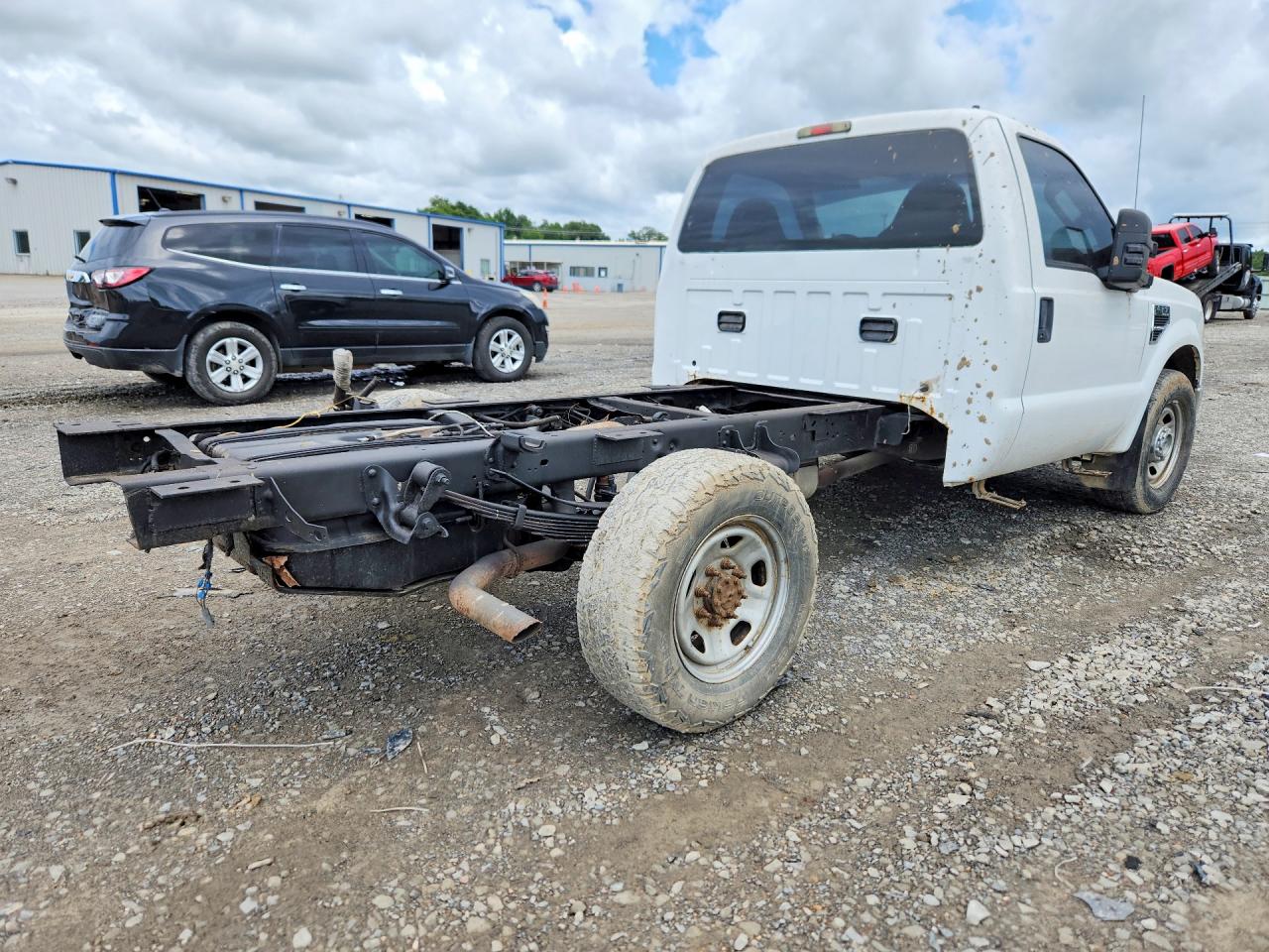 2010 Ford F350 Super Duty White vin: 1FDWF3E58AEA60008