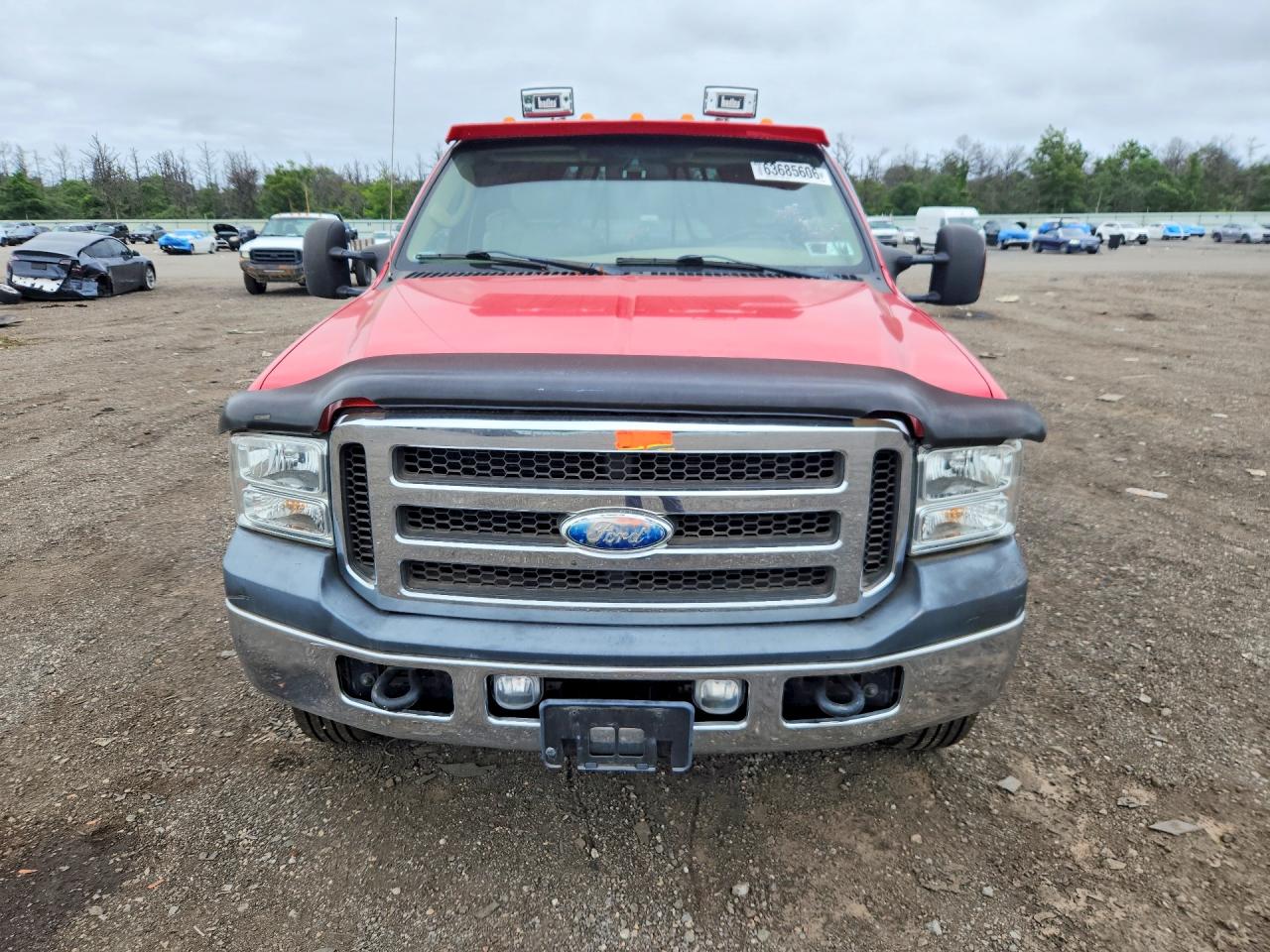 2005 Ford F350 Super Duty Red vin: 1FDWX37P65EB06548