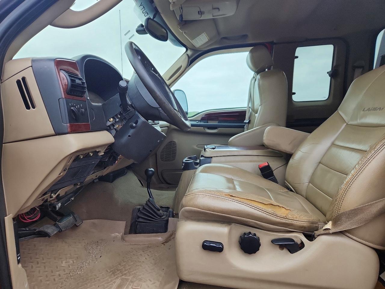 2005 Ford F350 Super Duty Red vin: 1FDWX37P65EB06548
