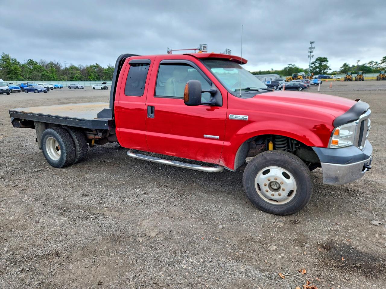 2005 Ford F350 Super Duty Red vin: 1FDWX37P65EB06548