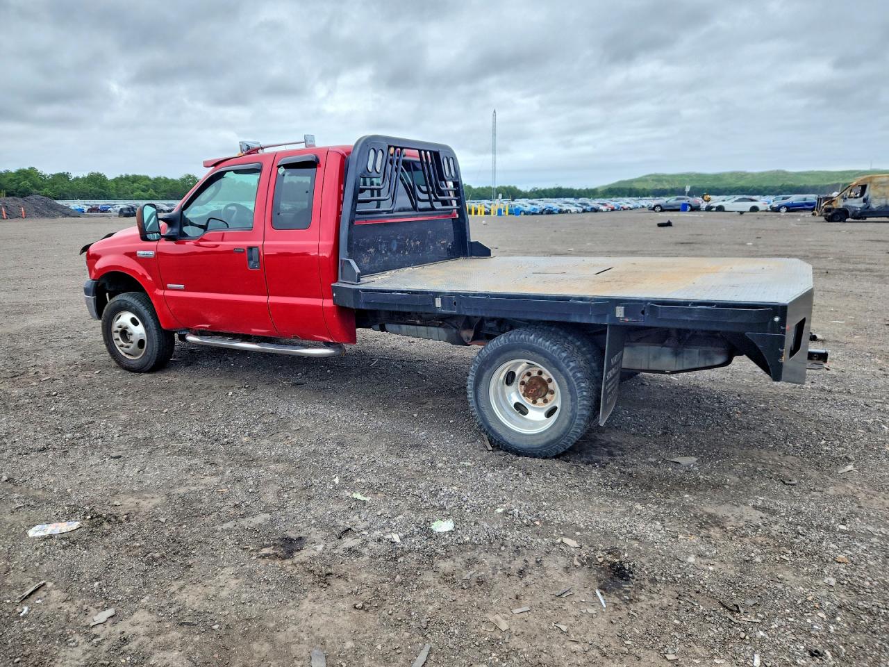 2005 Ford F350 Super Duty Red vin: 1FDWX37P65EB06548