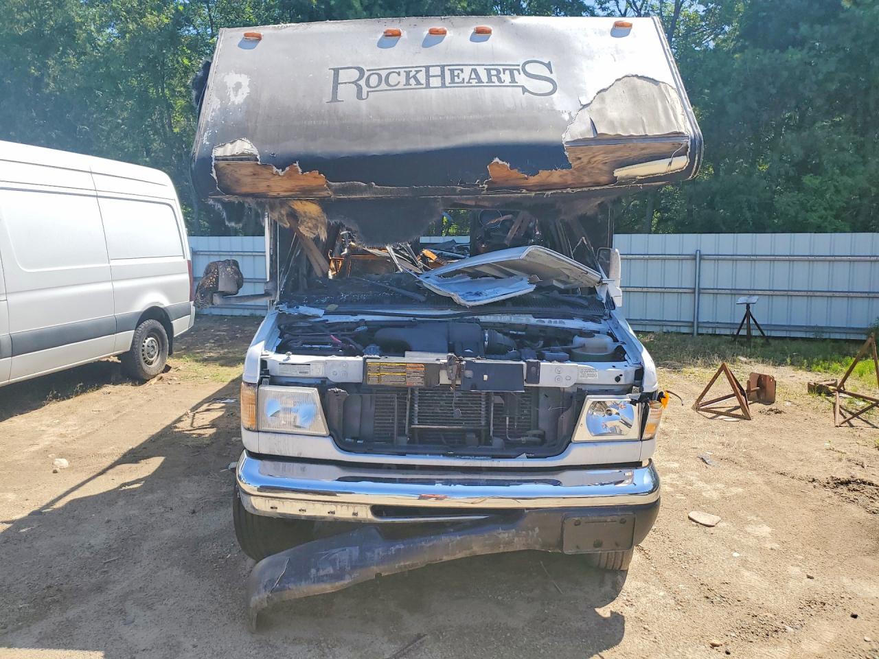 2000 Ford E450 White vin: 1FDXE4555YHA13014