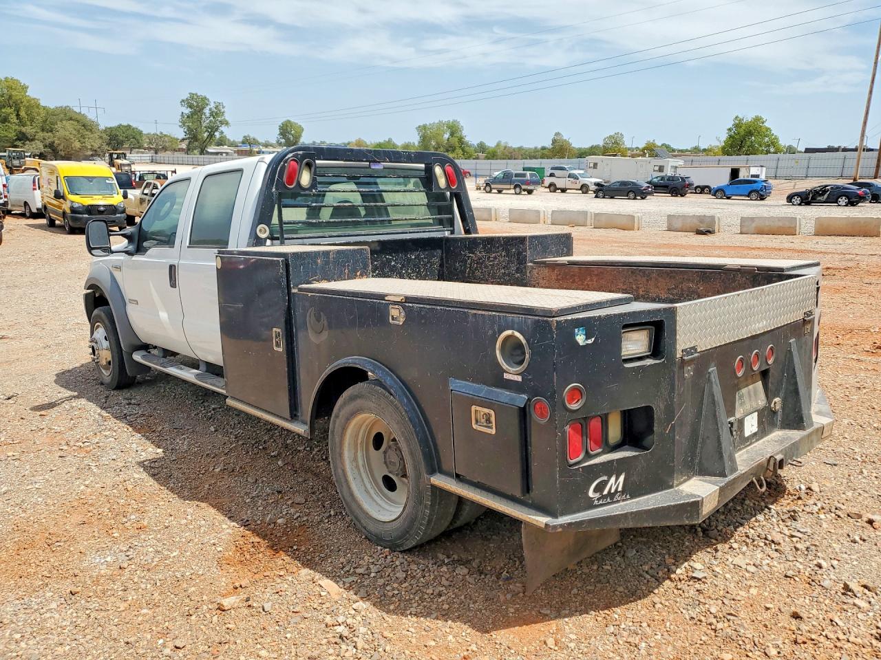 2005 Ford F450 Super Duty White vin: 1FDXW47P55EB40610