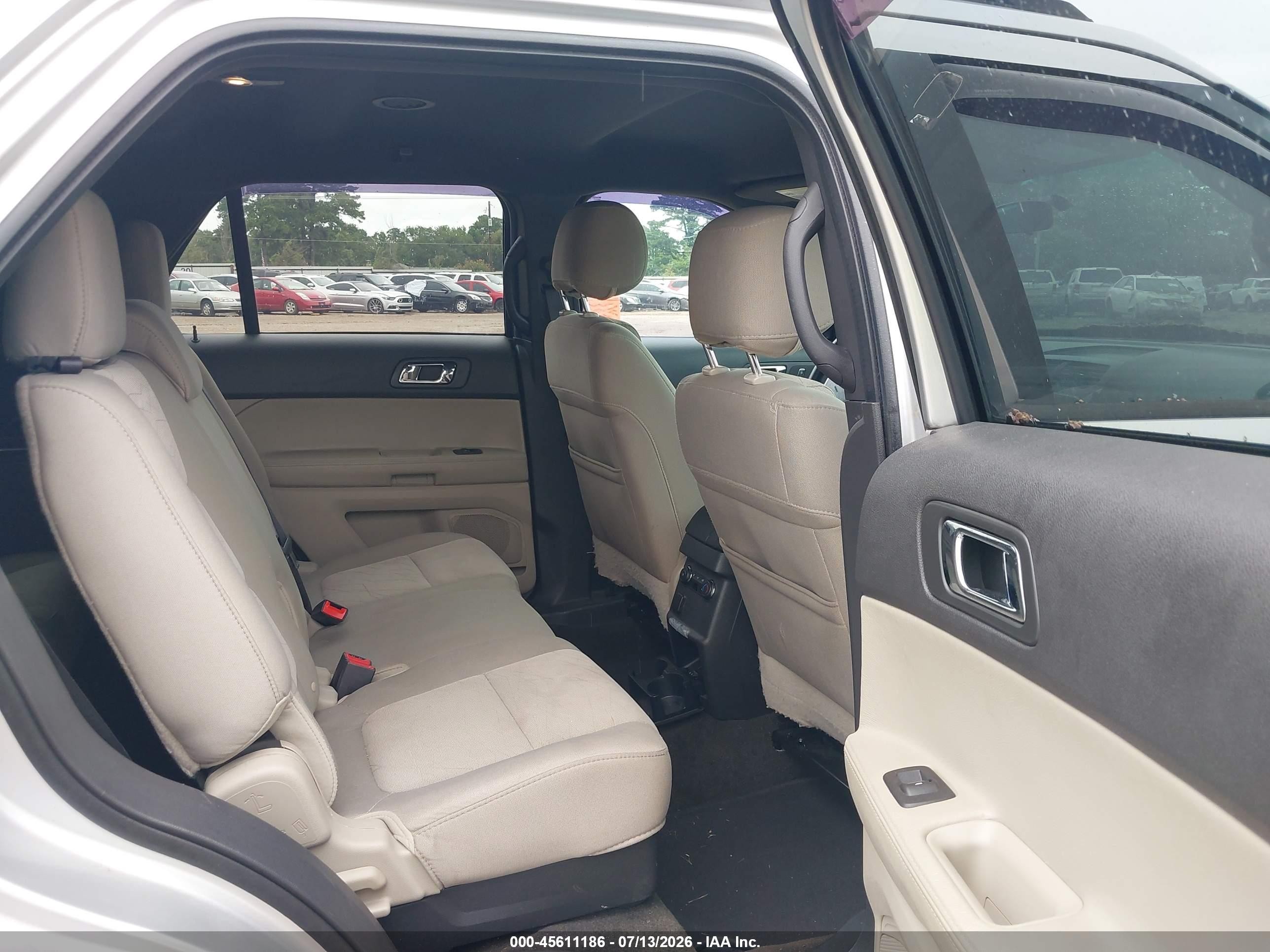 2013 Ford Explorer   Silver vin: 1FM5K7B80DGA55469