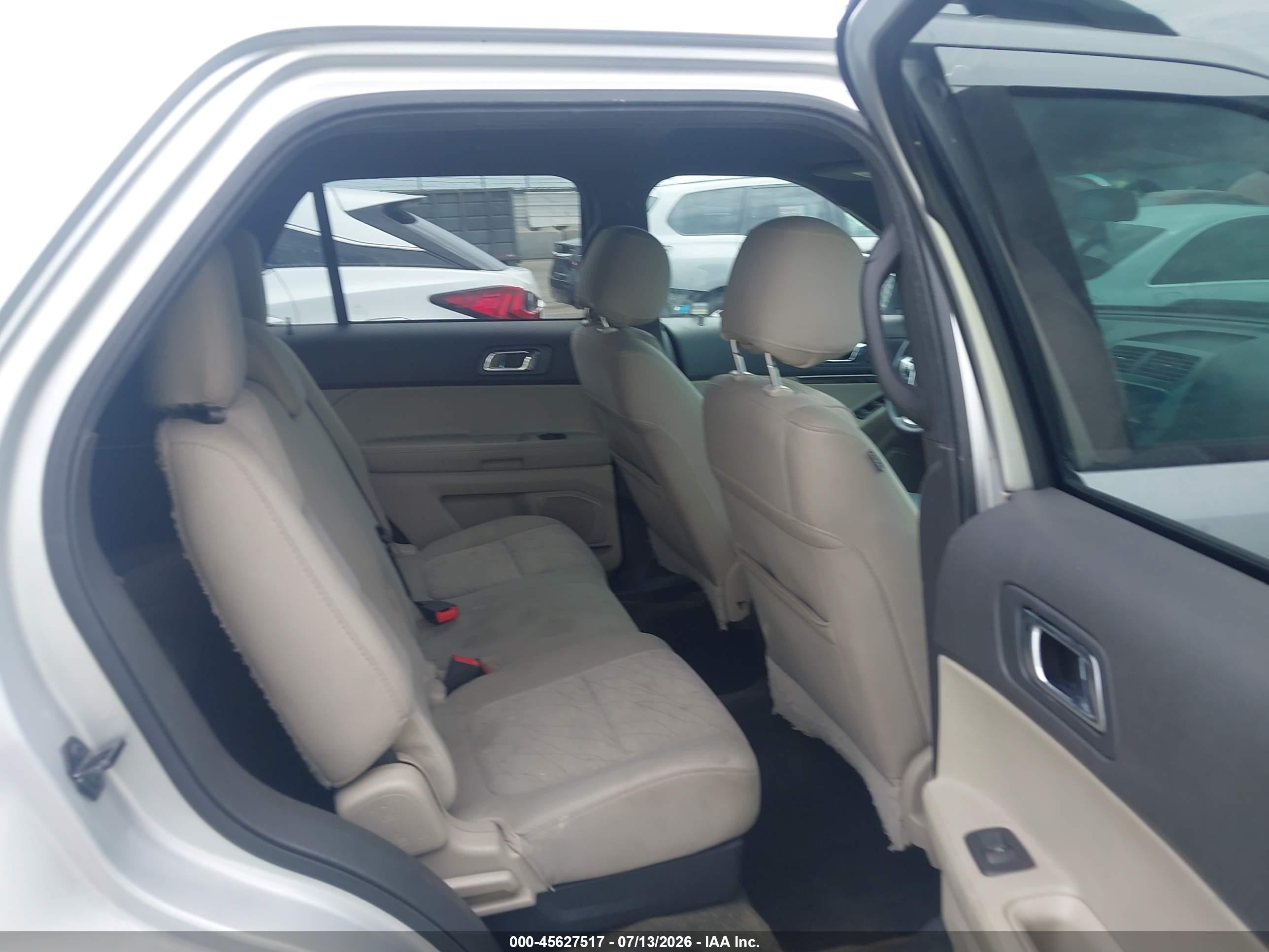 2013 Ford Explorer   White vin: 1FM5K7B80DGC80877