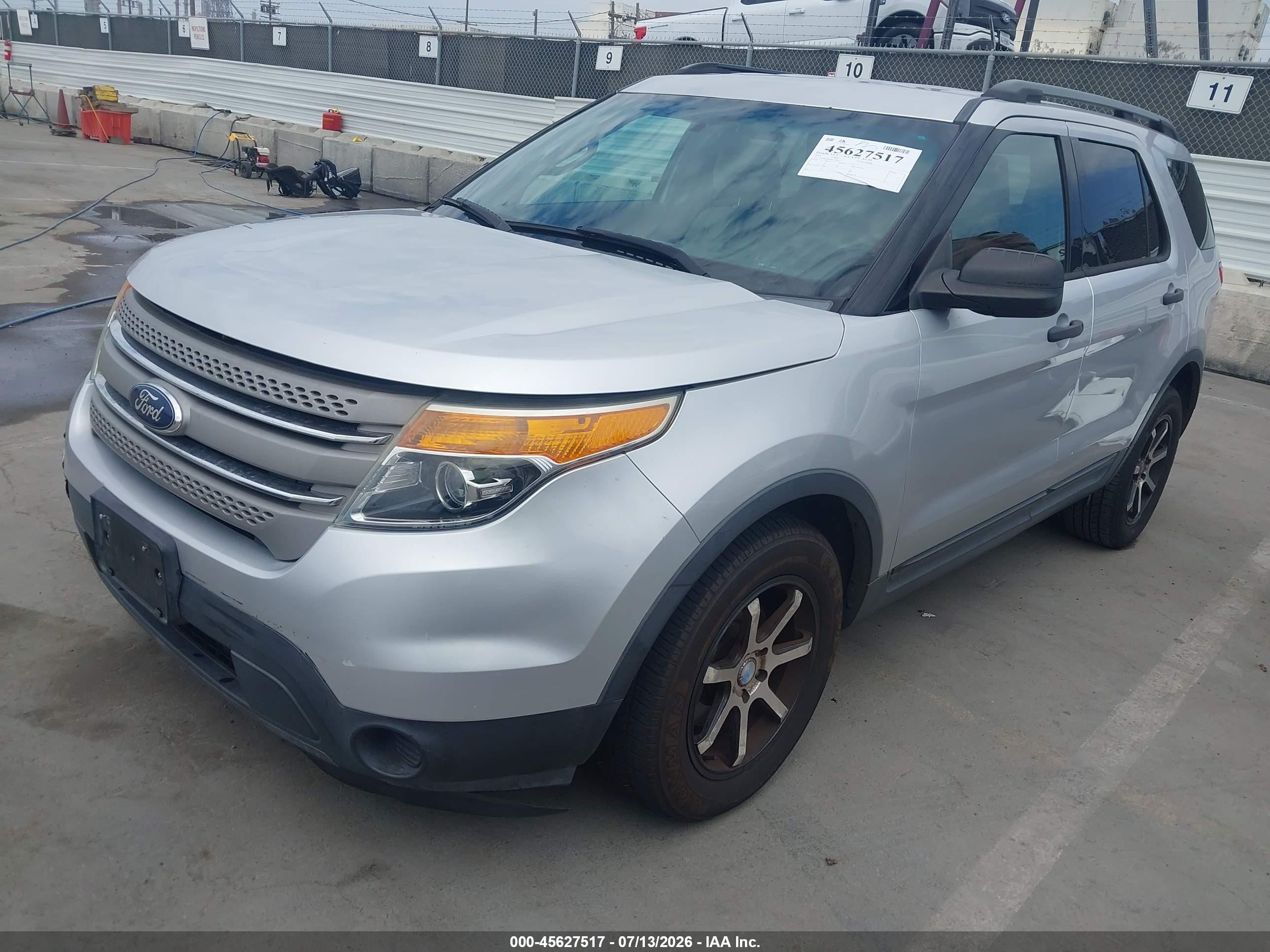 2013 Ford Explorer   White vin: 1FM5K7B80DGC80877