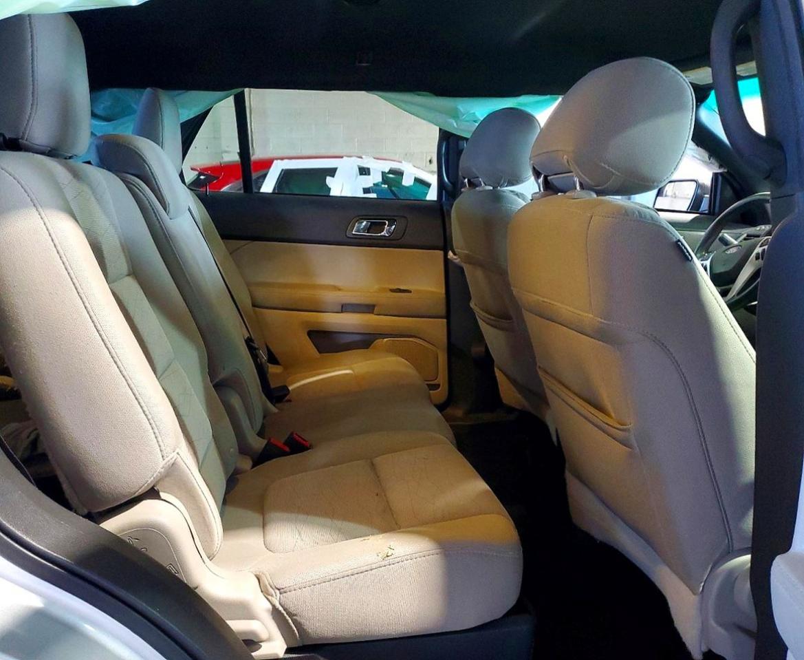 2014 Ford Explorer Серебряный vin: 1FM5K7B80EGA37040