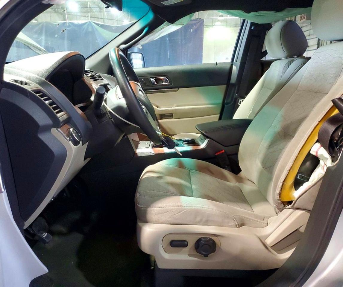 2014 Ford Explorer Серебряный vin: 1FM5K7B80EGA37040