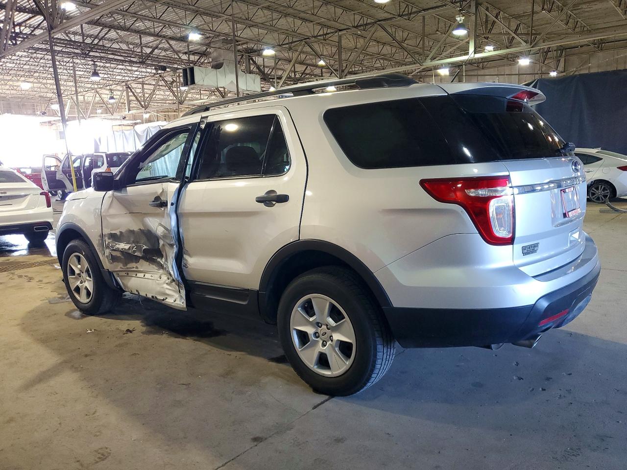 2014 Ford Explorer Серебряный vin: 1FM5K7B80EGA37040