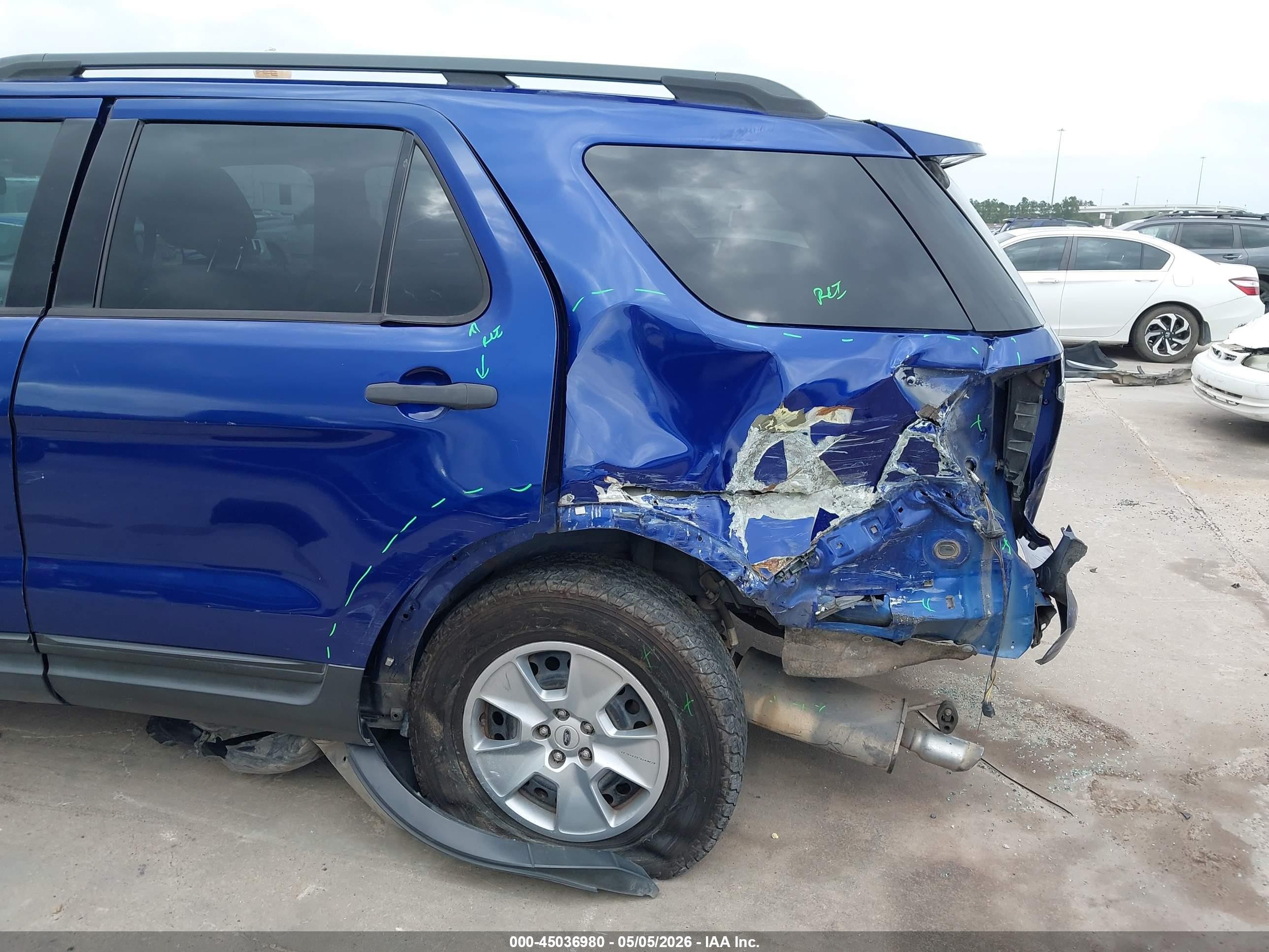 2014 Ford Explorer   Blue vin: 1FM5K7B80EGB42340