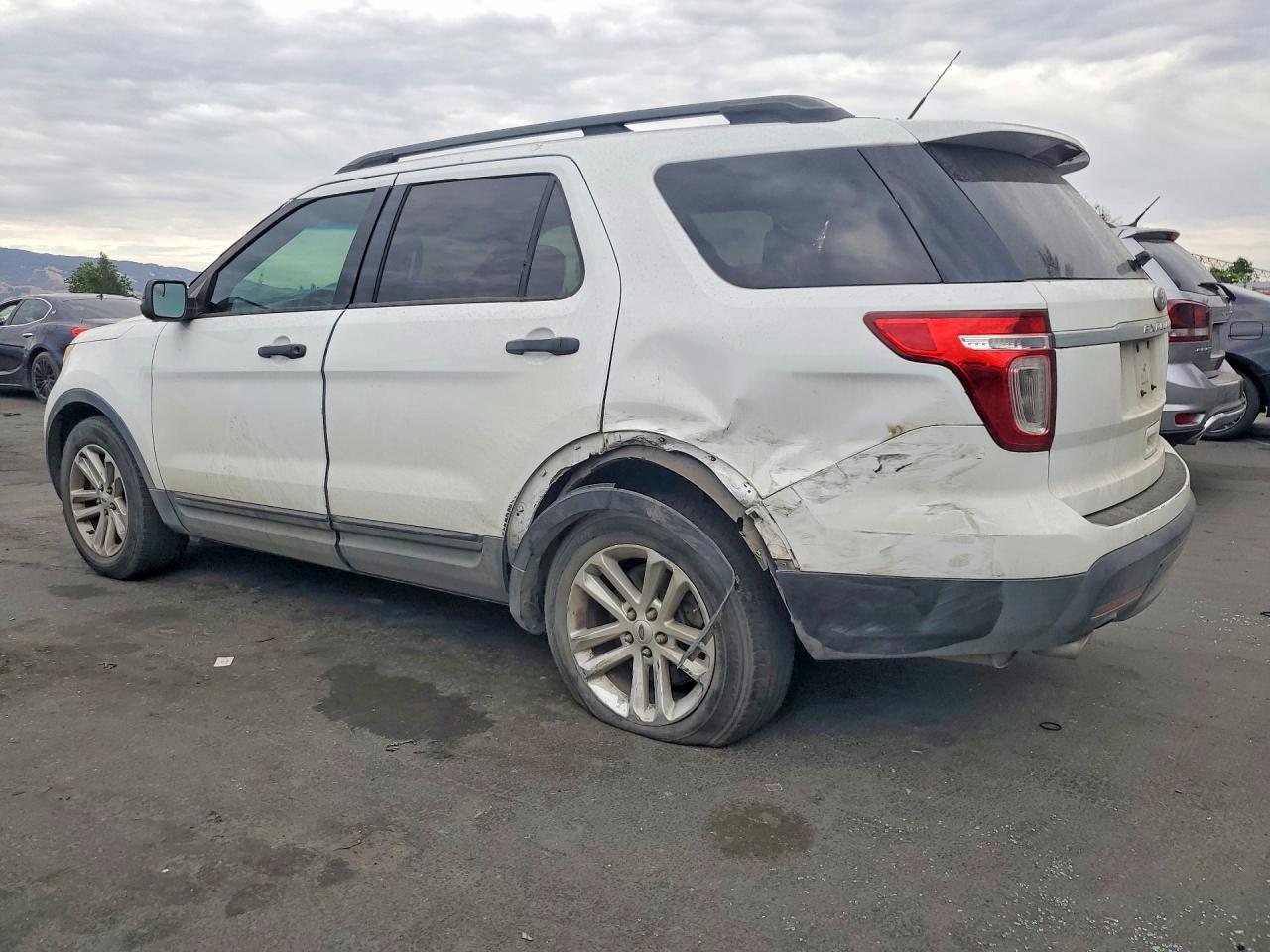 2015 Ford Explorer White vin: 1FM5K7B80FGC39863