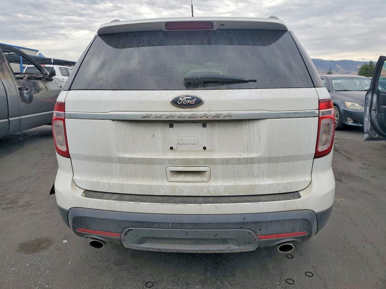 2015 Ford Explorer White vin: 1FM5K7B80FGC39863