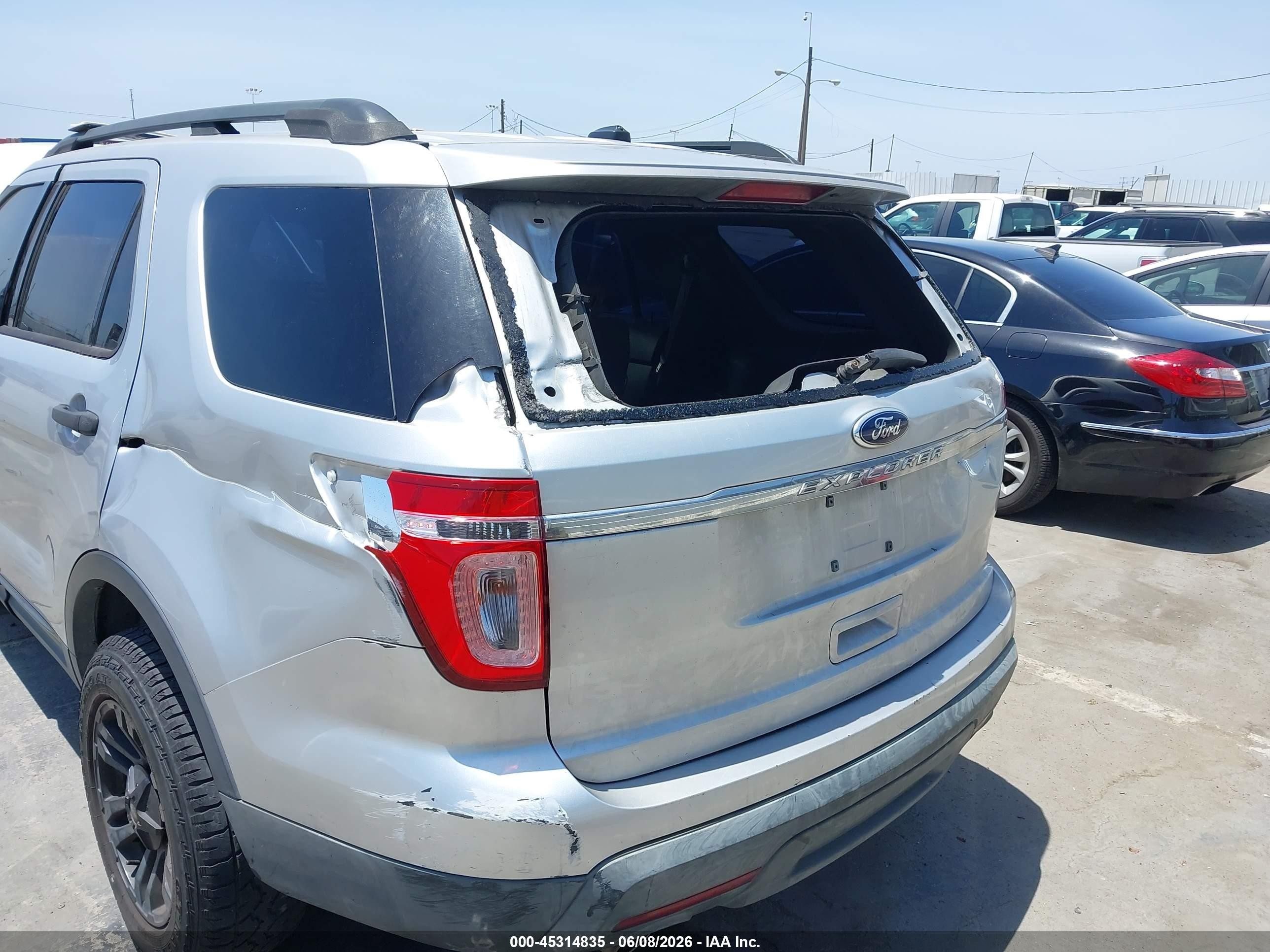 2013 Ford Explorer Silver vin: 1FM5K7B81DGA84205