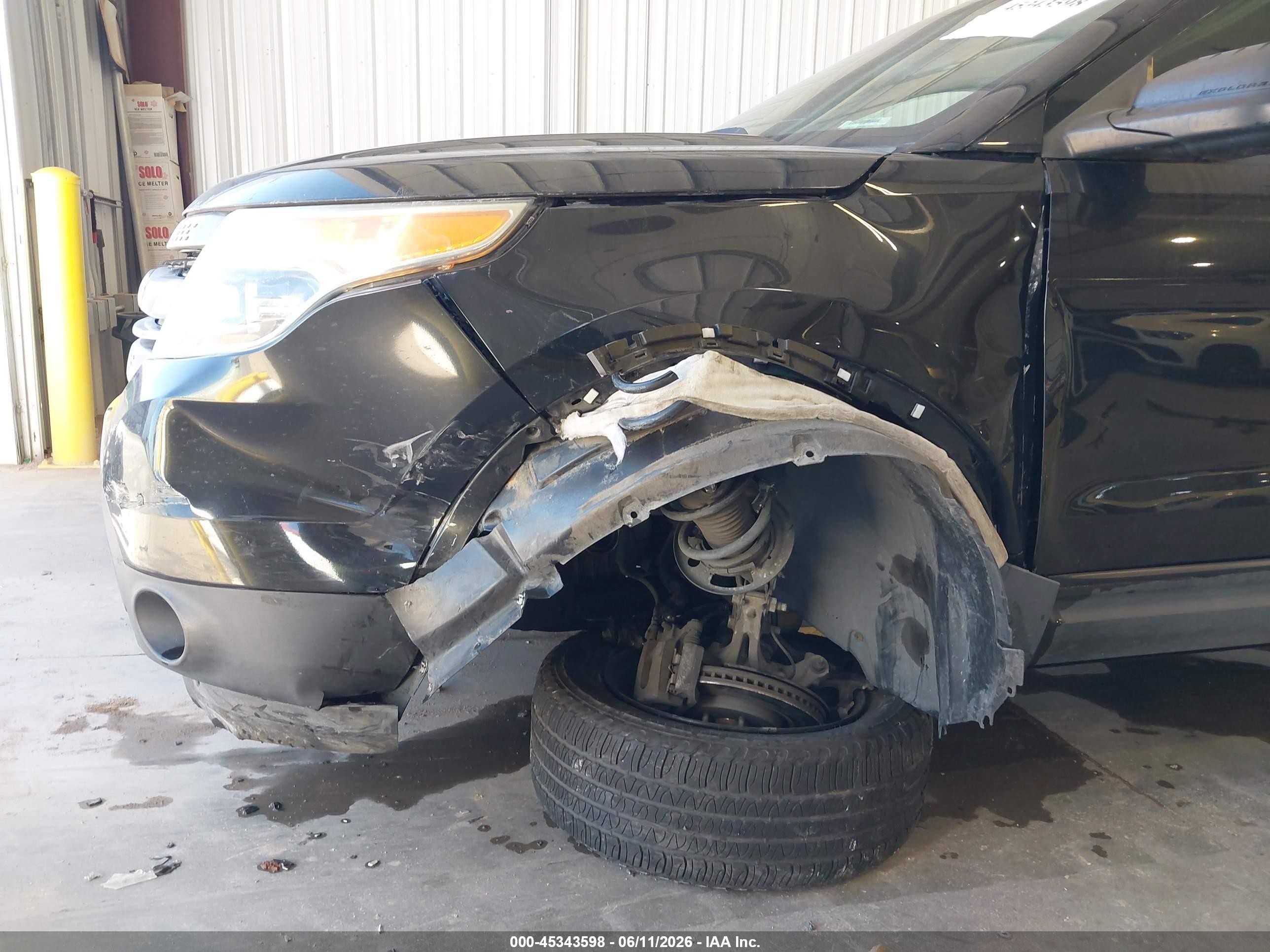2014 Ford Explorer   Black vin: 1FM5K7B81EGA41601