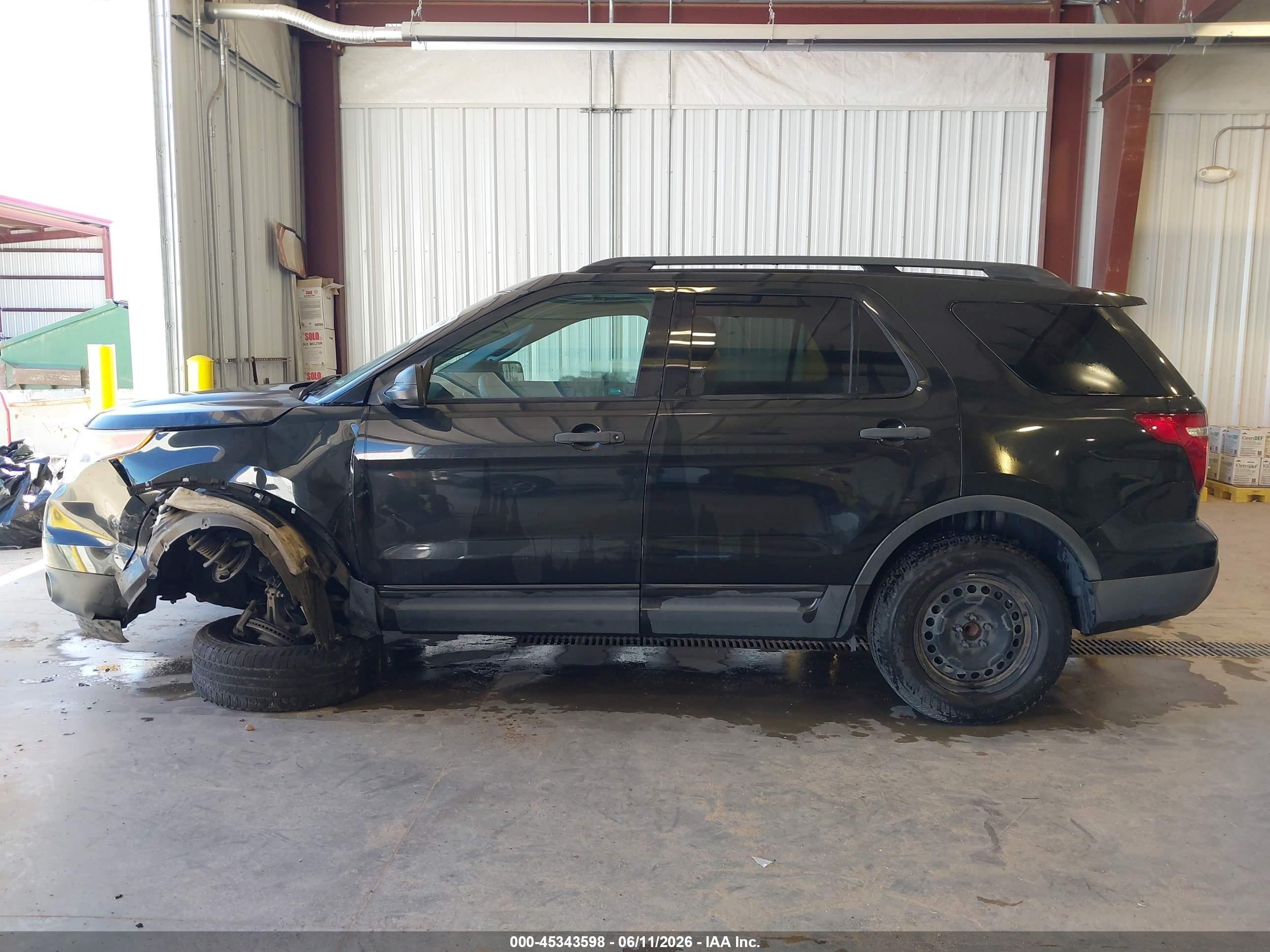 2014 Ford Explorer   Black vin: 1FM5K7B81EGA41601