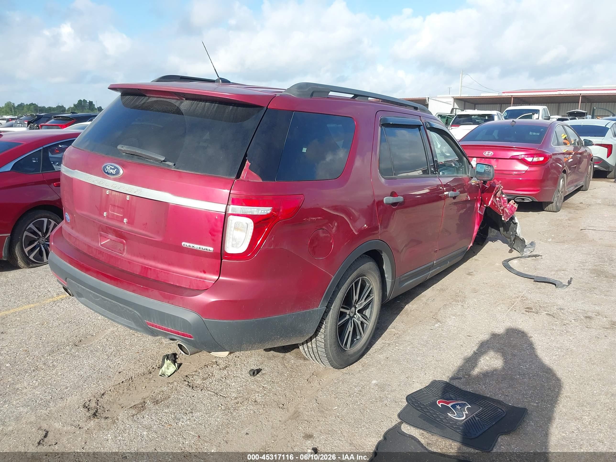 2014 Ford Explorer   Red vin: 1FM5K7B81EGA88725