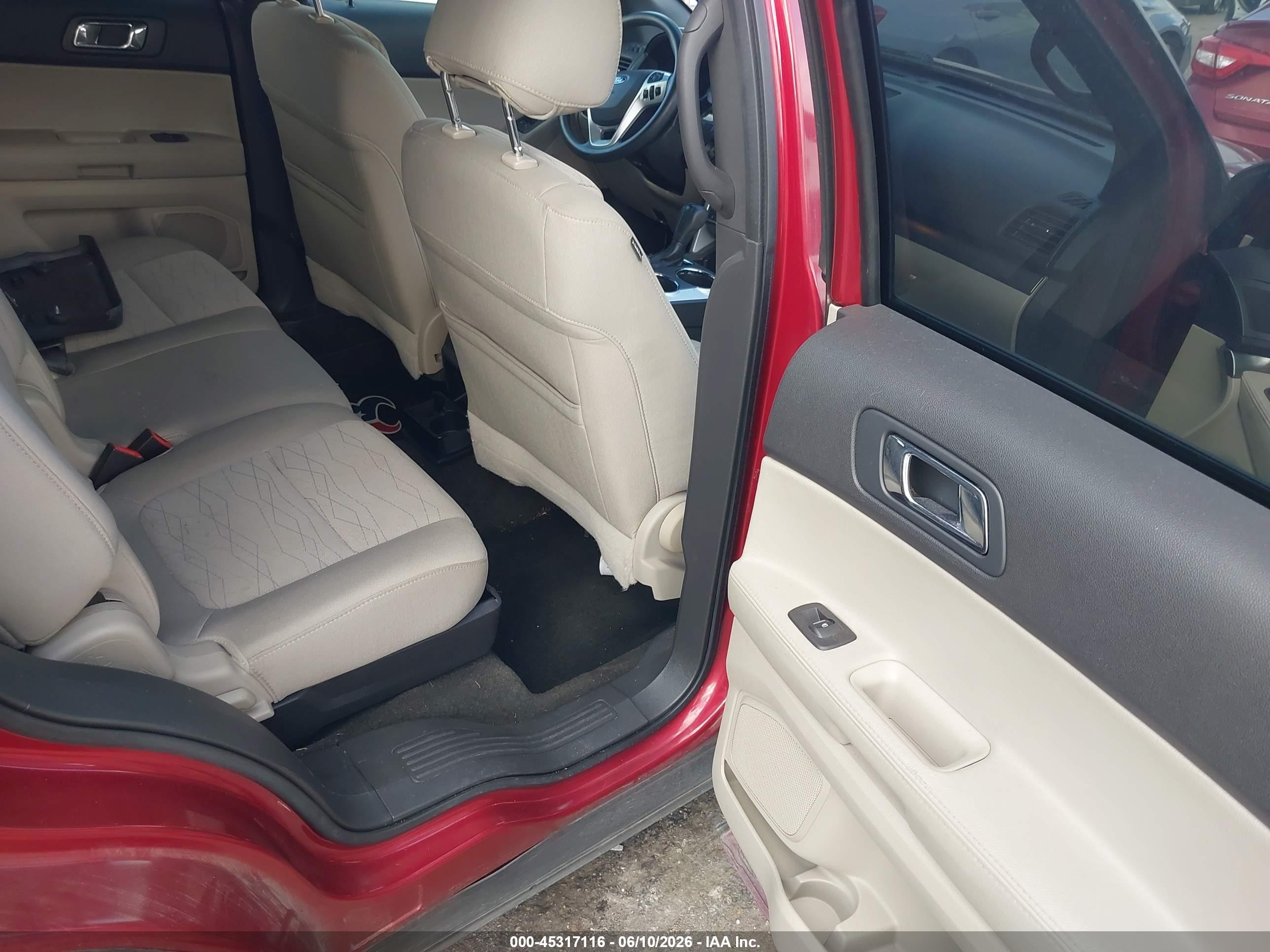 2014 Ford Explorer   Red vin: 1FM5K7B81EGA88725