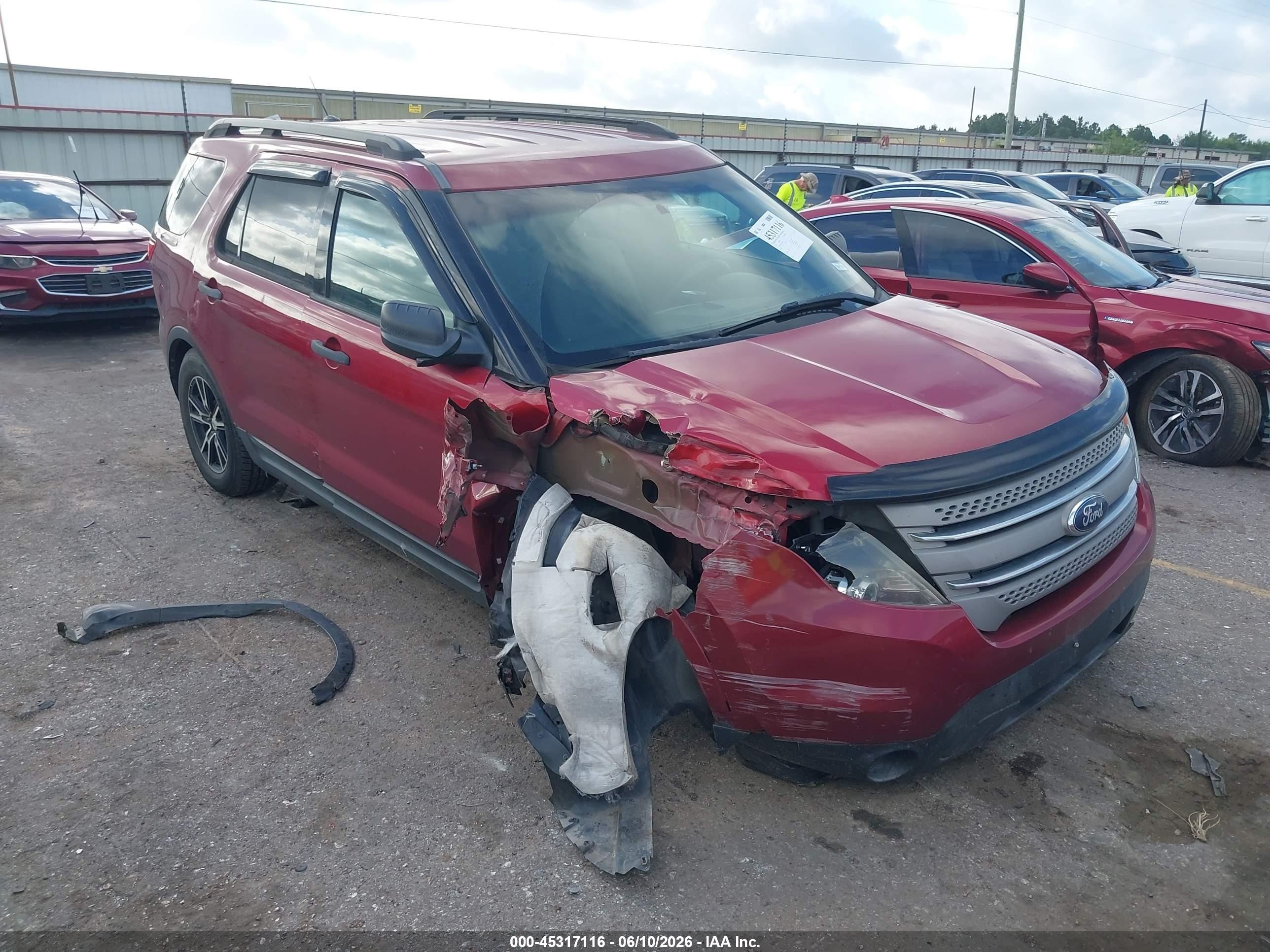 2014 Ford Explorer   Red vin: 1FM5K7B81EGA88725