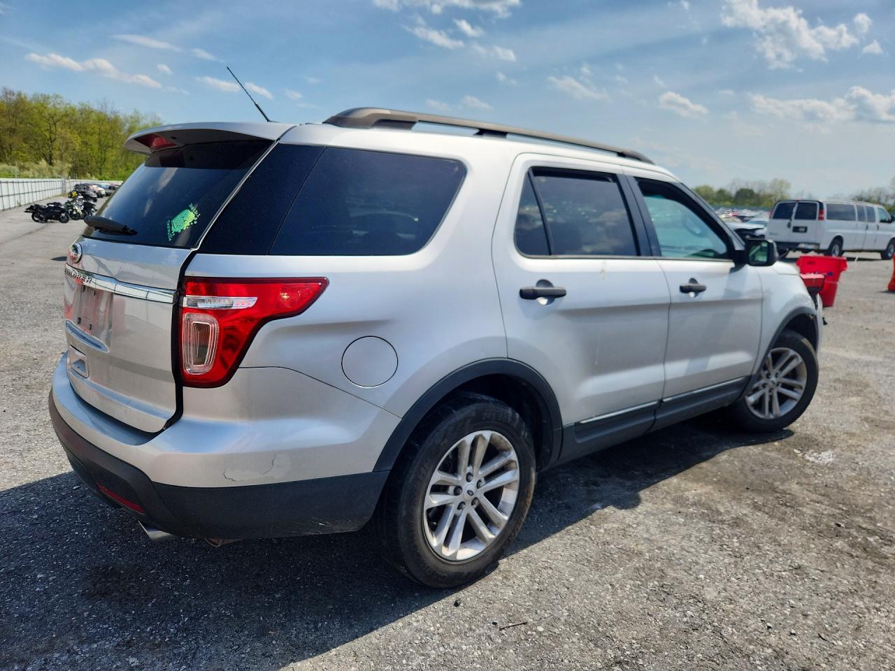 2015 Ford Explorer Silver vin: 1FM5K7B81FGA11872