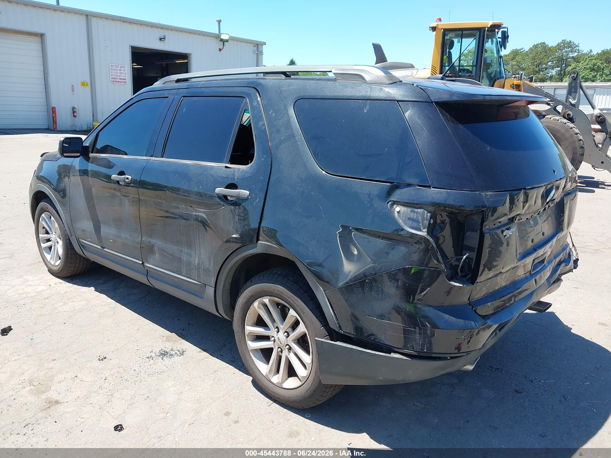 2015 Ford Explorer   Black vin: 1FM5K7B81FGA91058