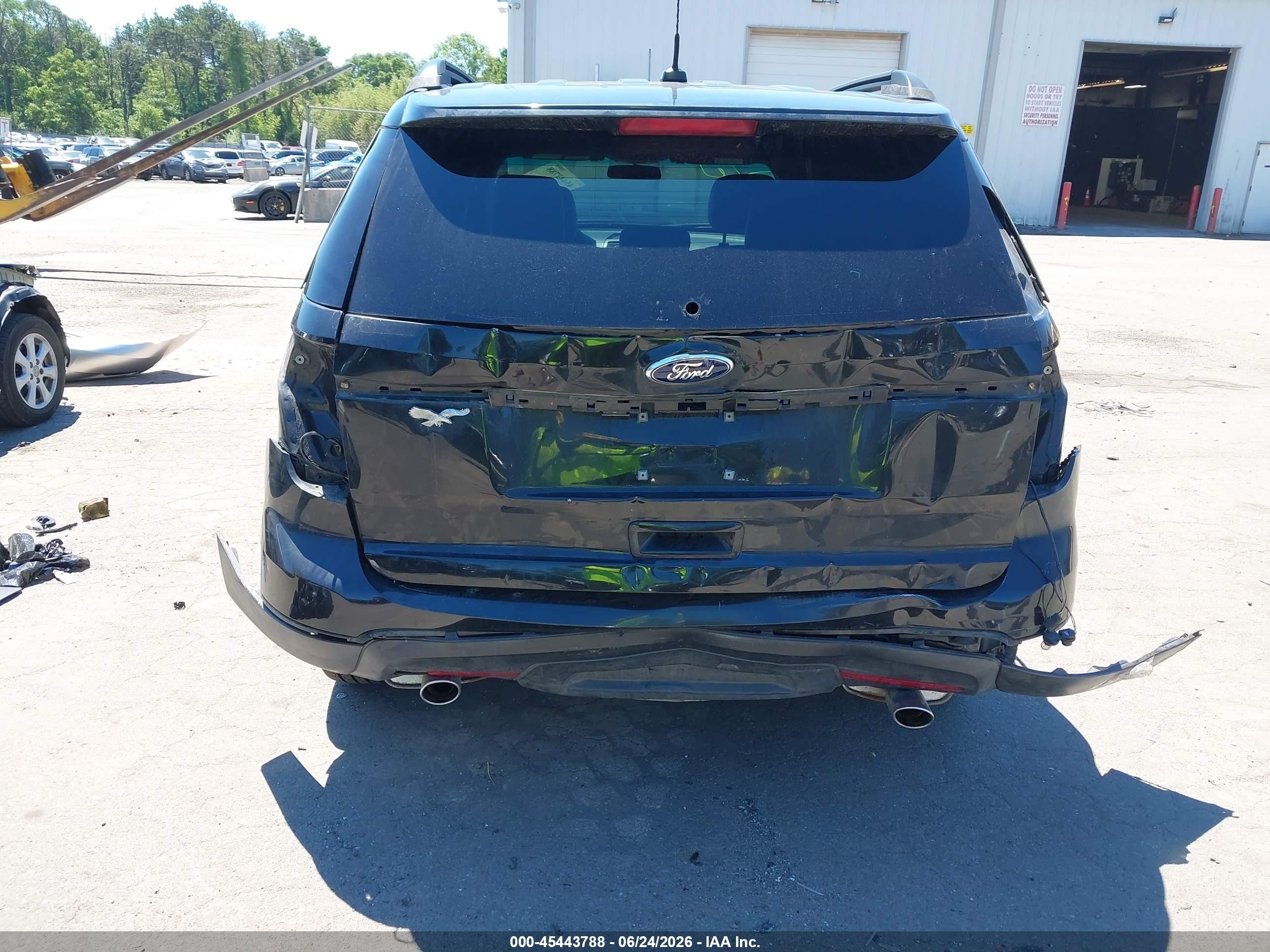2015 Ford Explorer   Black vin: 1FM5K7B81FGA91058