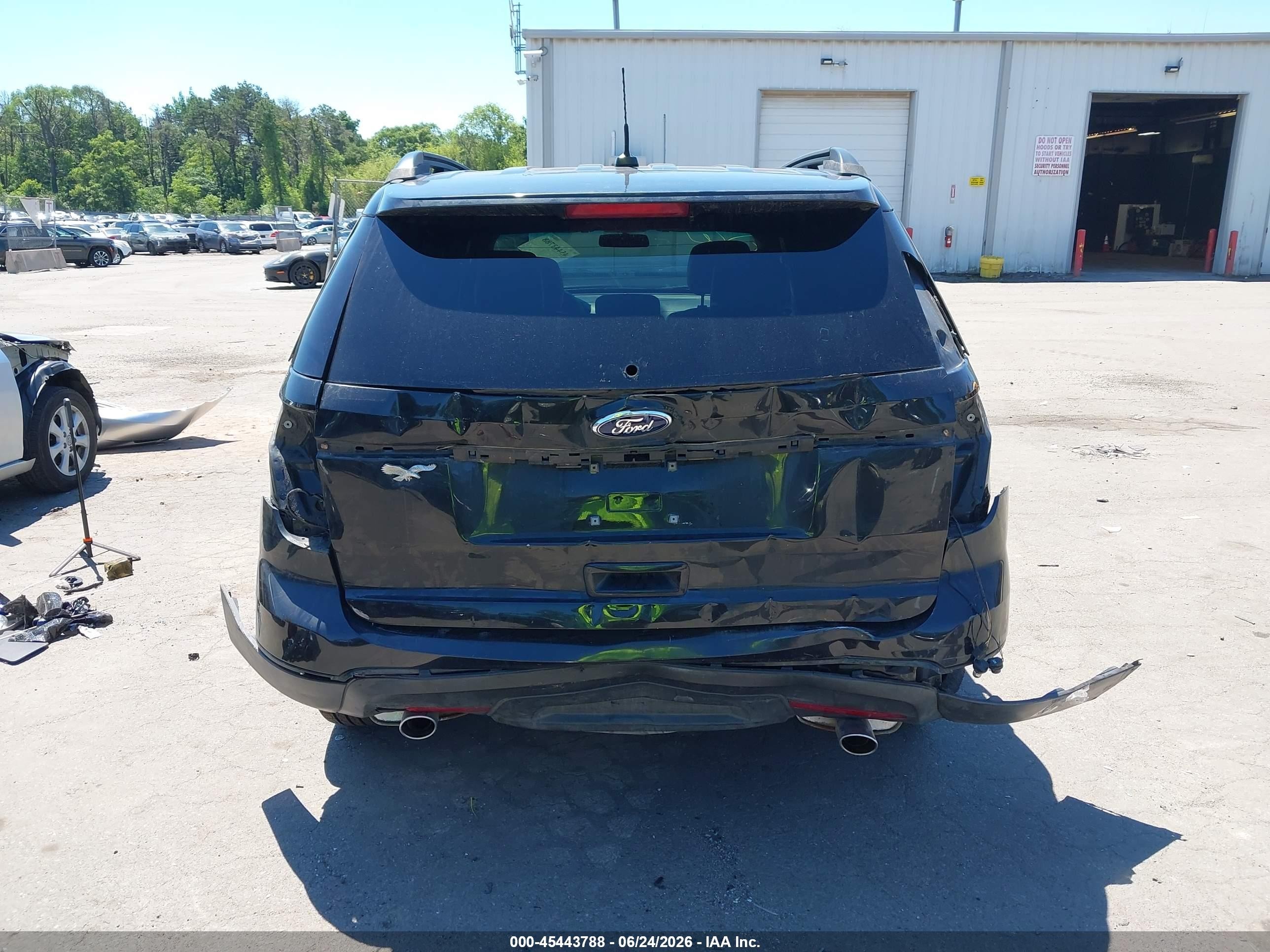 2015 Ford Explorer   Black vin: 1FM5K7B81FGA91058