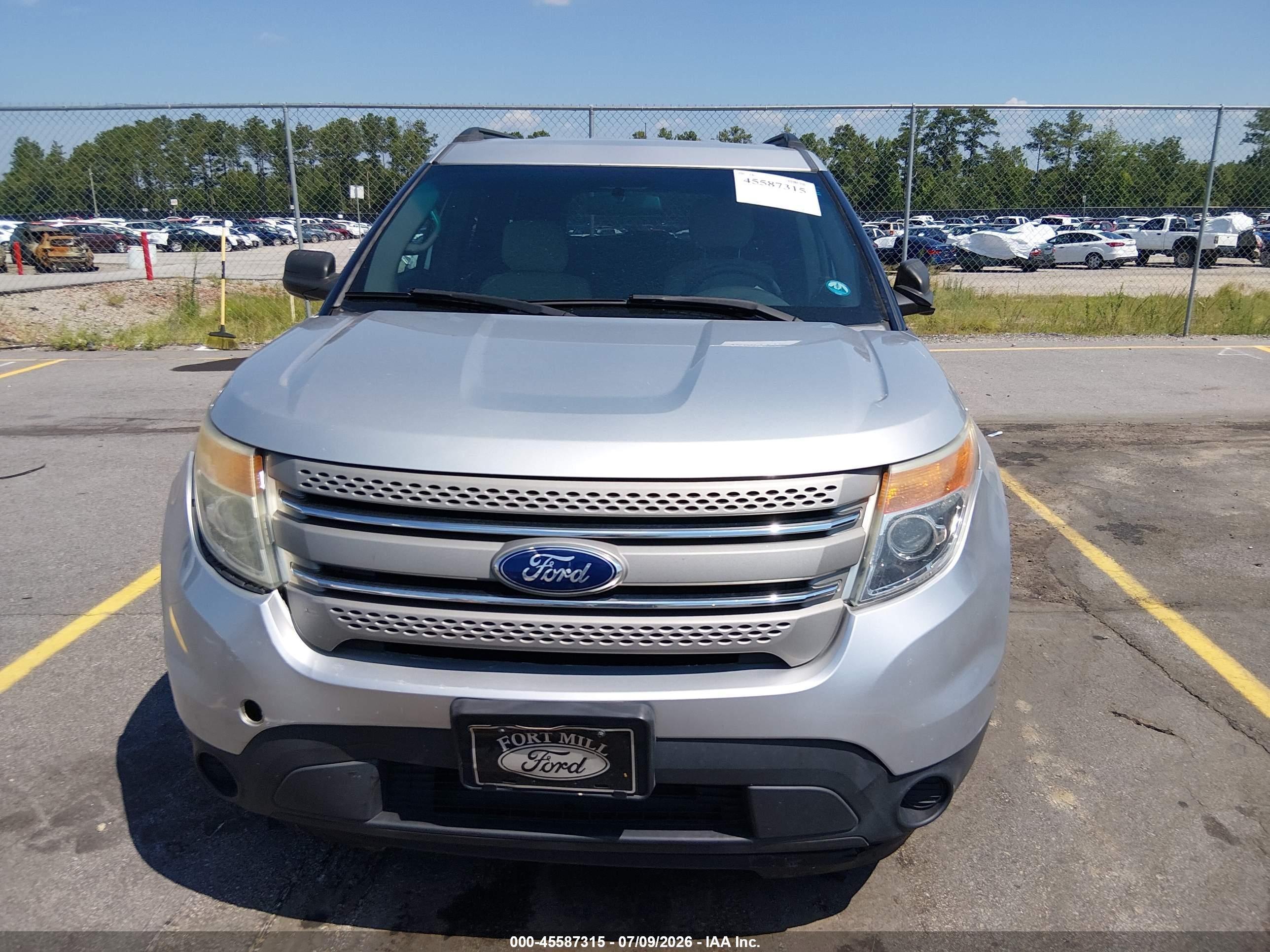 2015 Ford Explorer   Silver vin: 1FM5K7B81FGB22082
