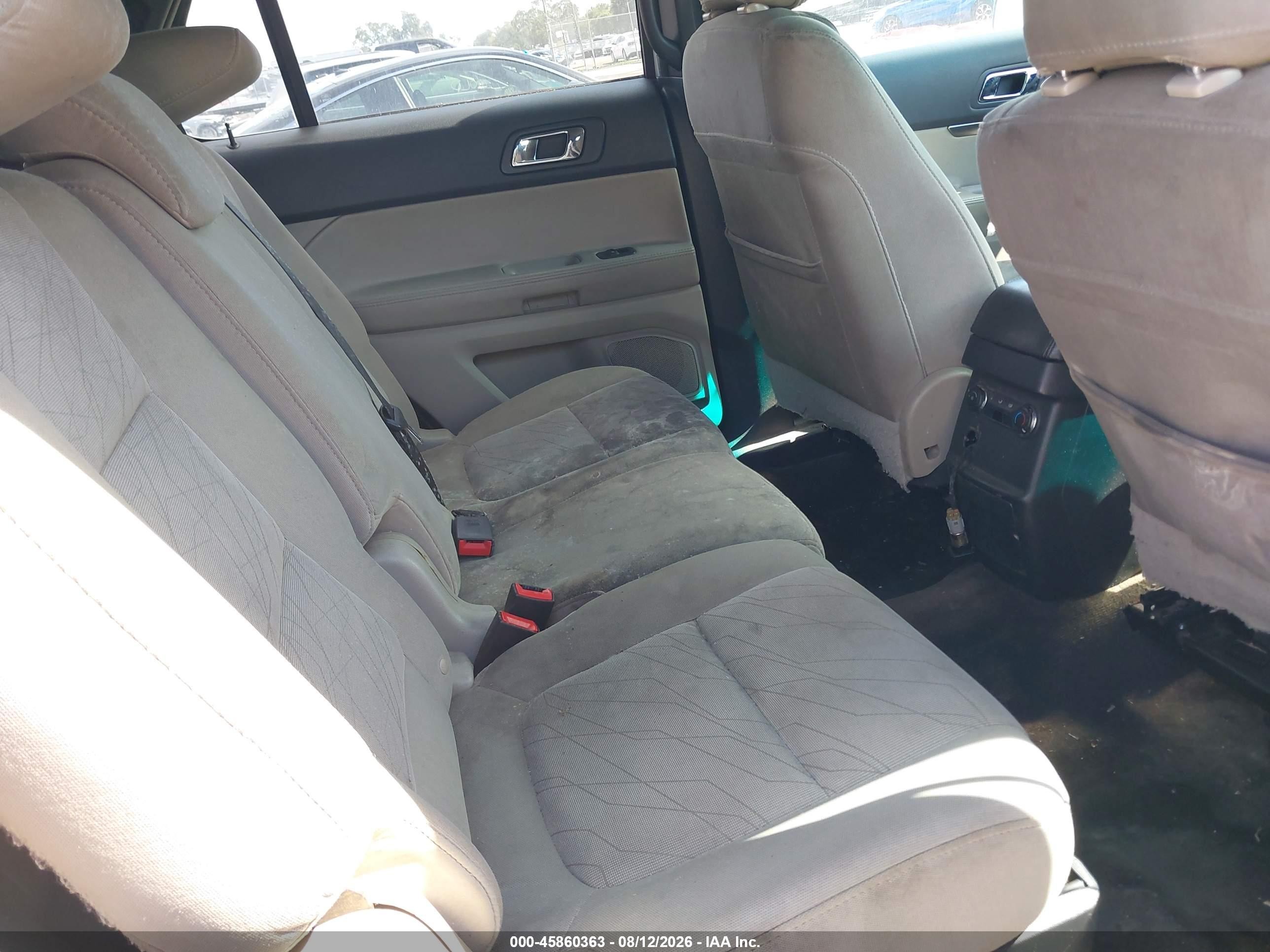 2014 Ford Explorer   White vin: 1FM5K7B82EGA53076