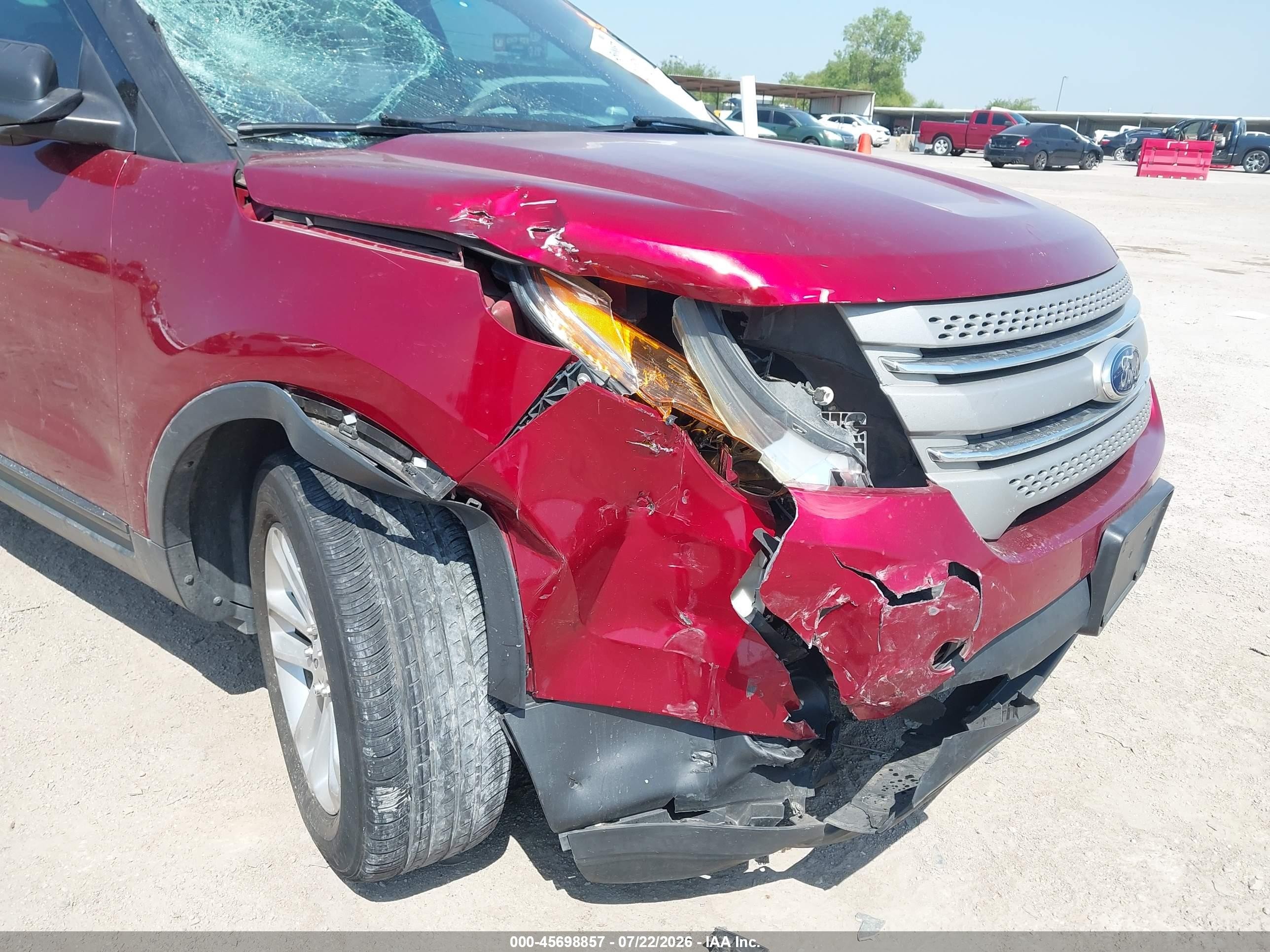 2015 Ford Explorer   Maroon vin: 1FM5K7B82FGA02601