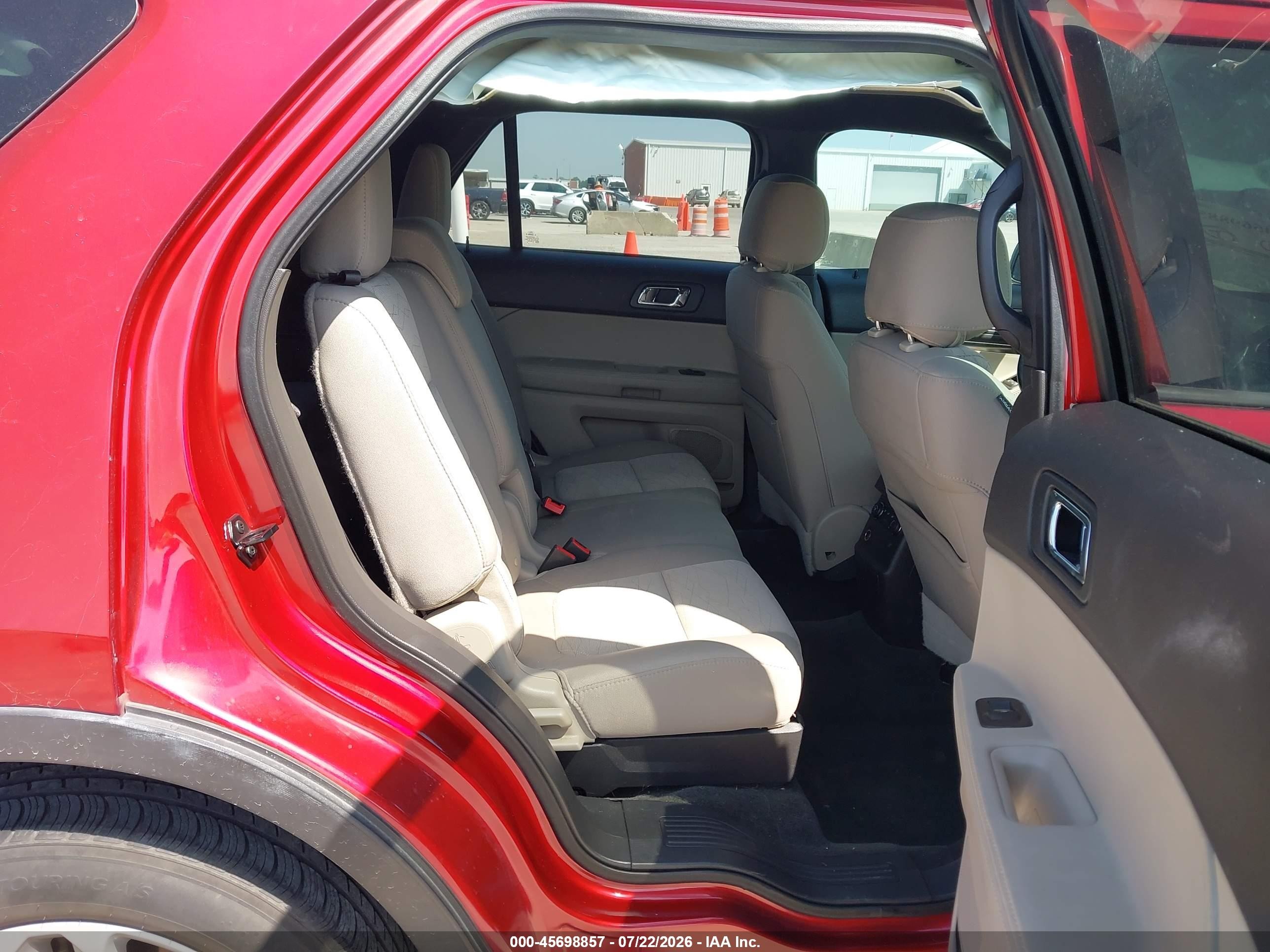 2015 Ford Explorer   Maroon vin: 1FM5K7B82FGA02601