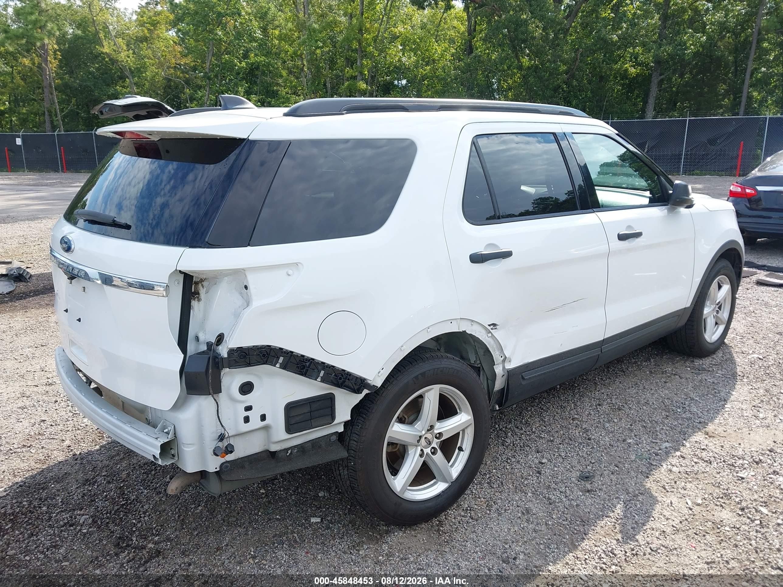 2018 Ford Explorer   Белый vin: 1FM5K7B82JGB09379
