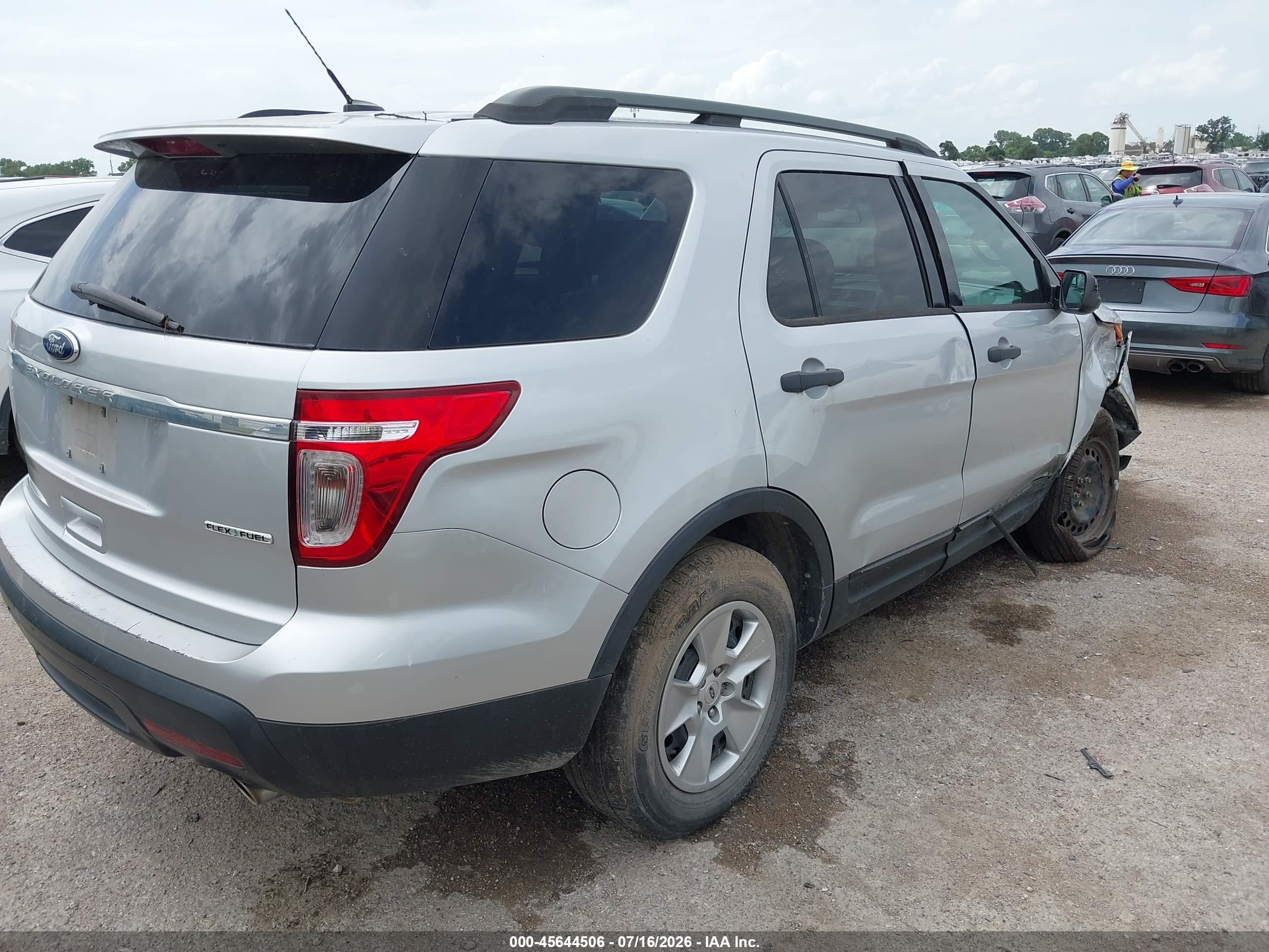 2014 Ford Explorer Silver vin: 1FM5K7B83EGA27425