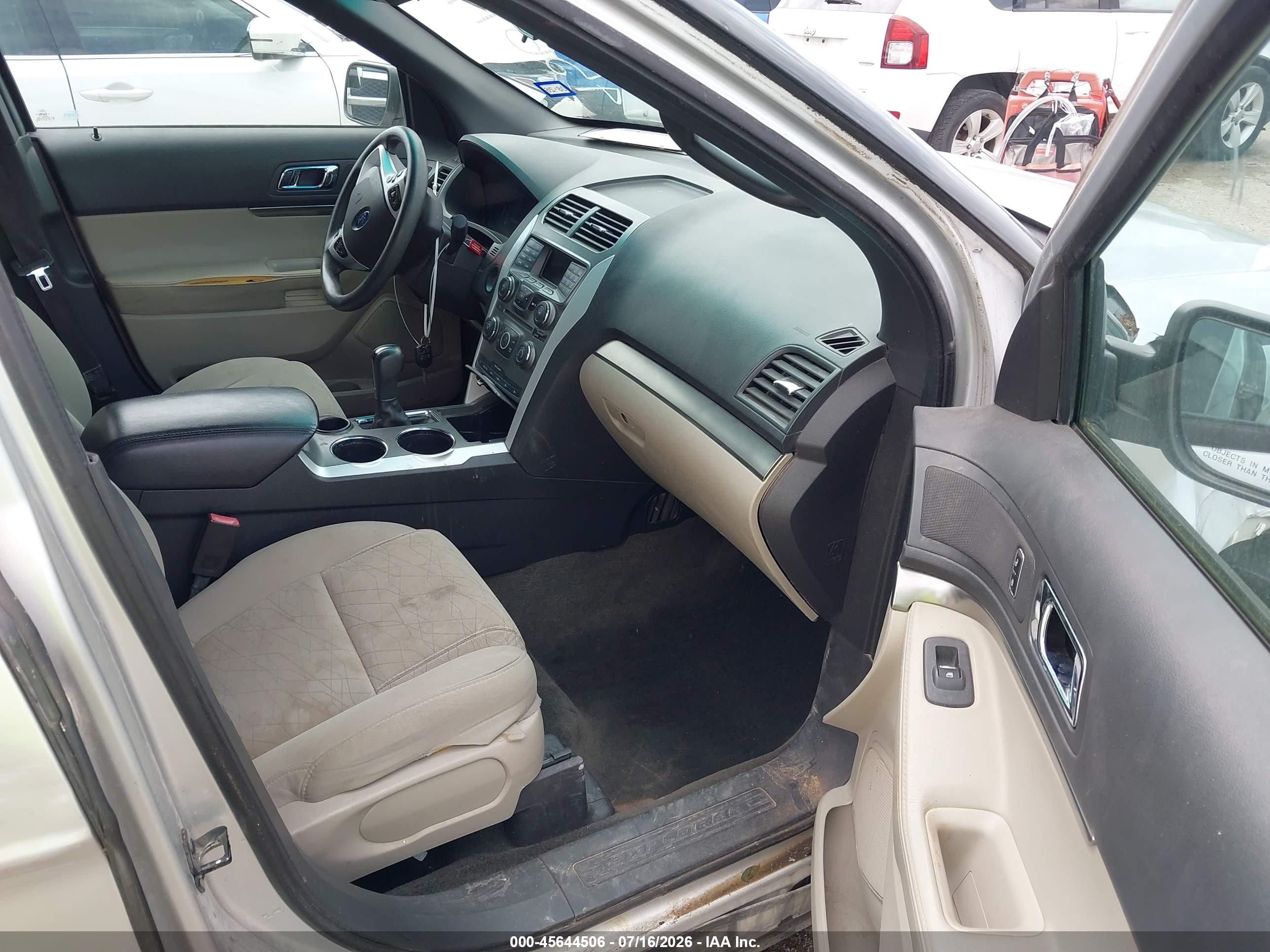2014 Ford Explorer Silver vin: 1FM5K7B83EGA27425