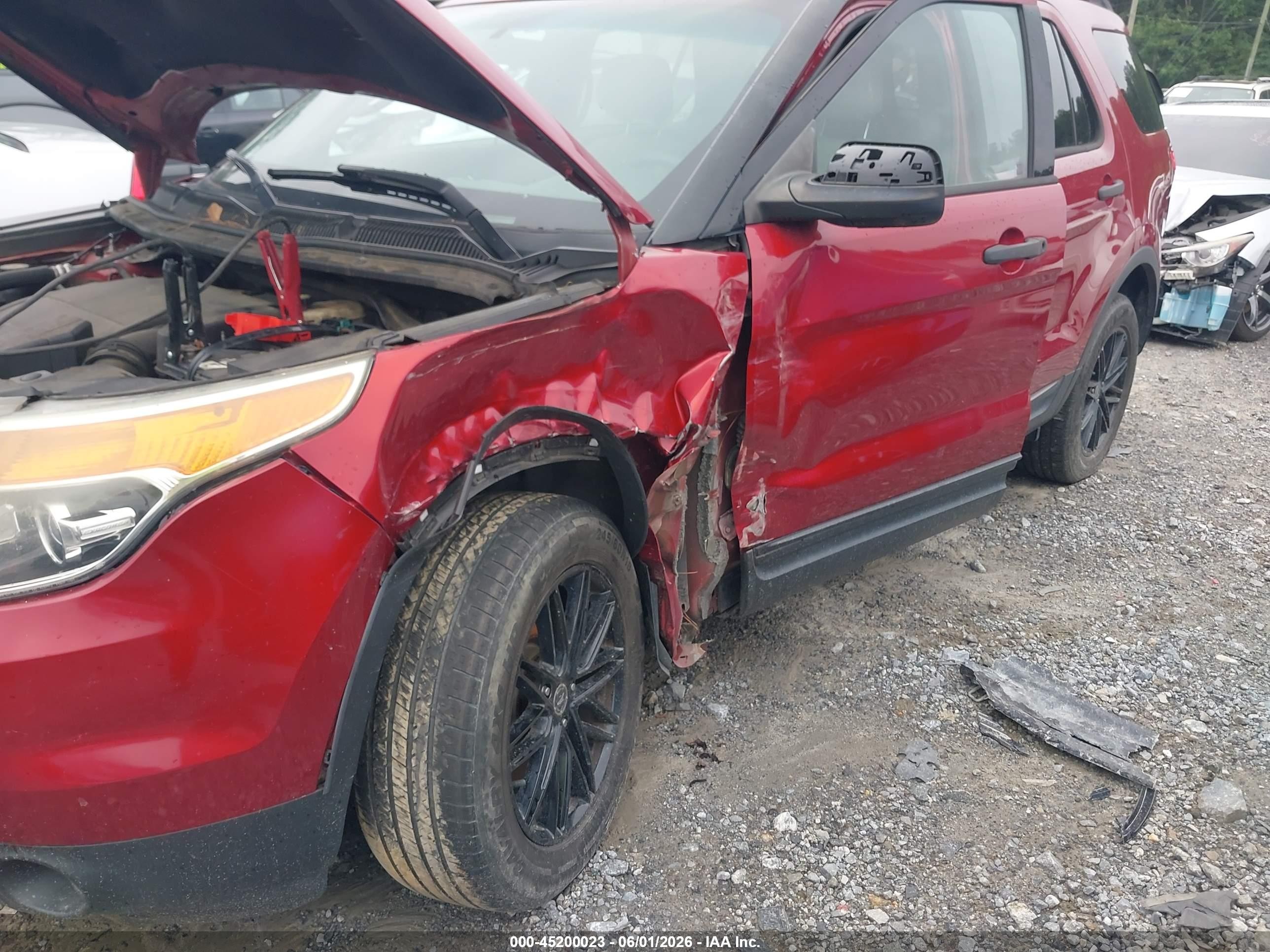 2015 Ford Explorer   Red vin: 1FM5K7B83FGA51175