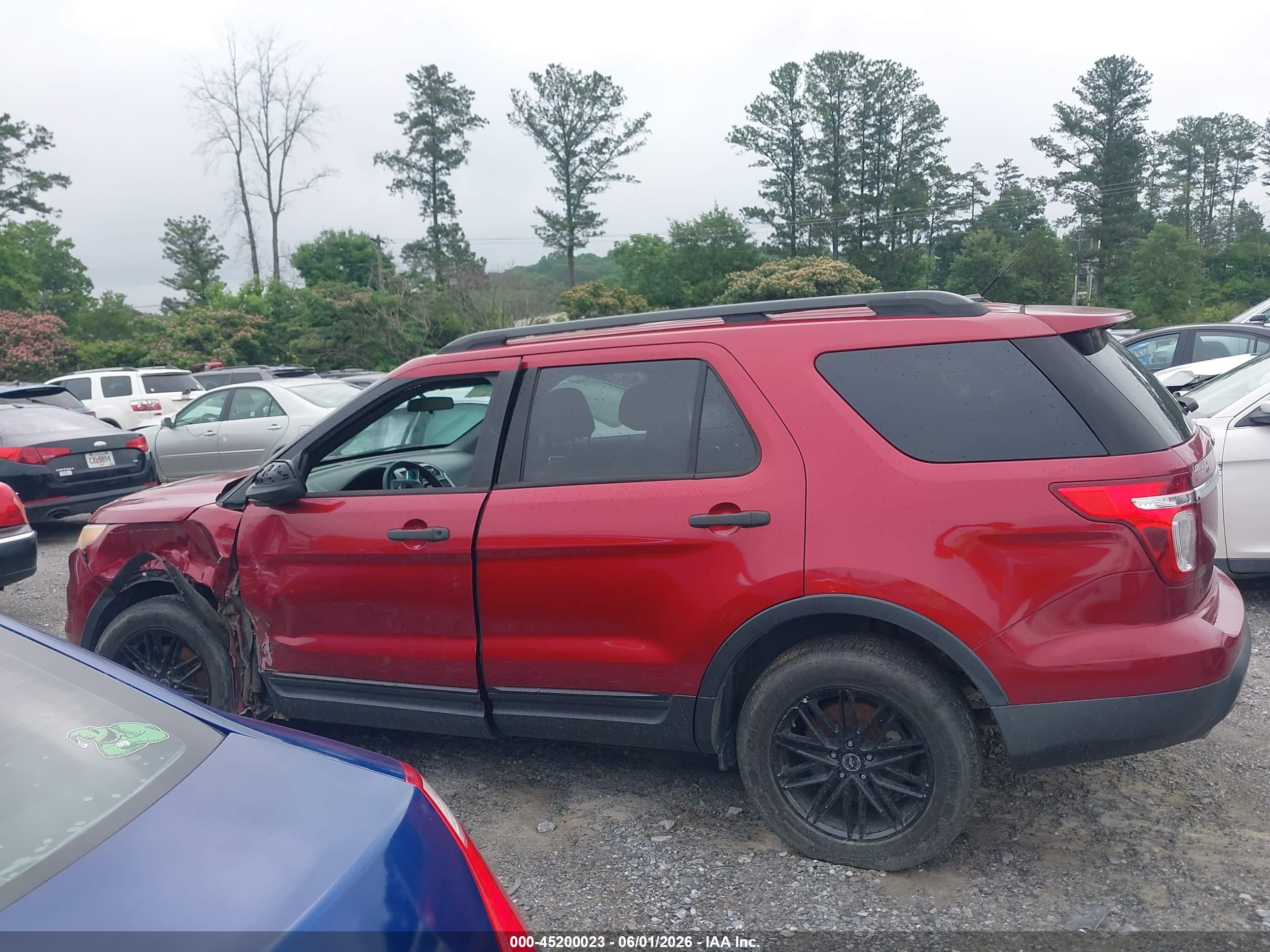 2015 Ford Explorer   Red vin: 1FM5K7B83FGA51175