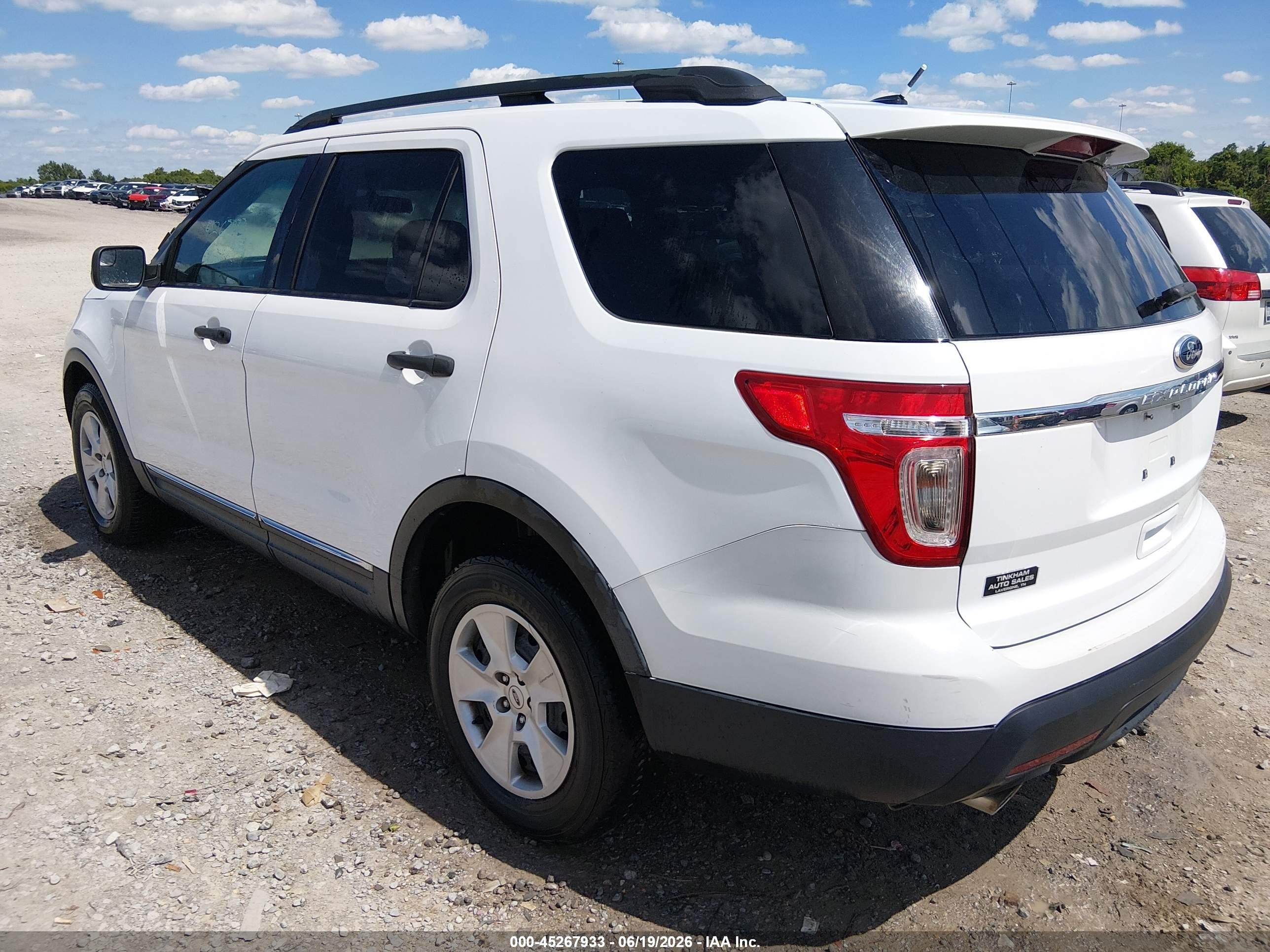 2013 Ford Explorer   White vin: 1FM5K7B84DGB86842
