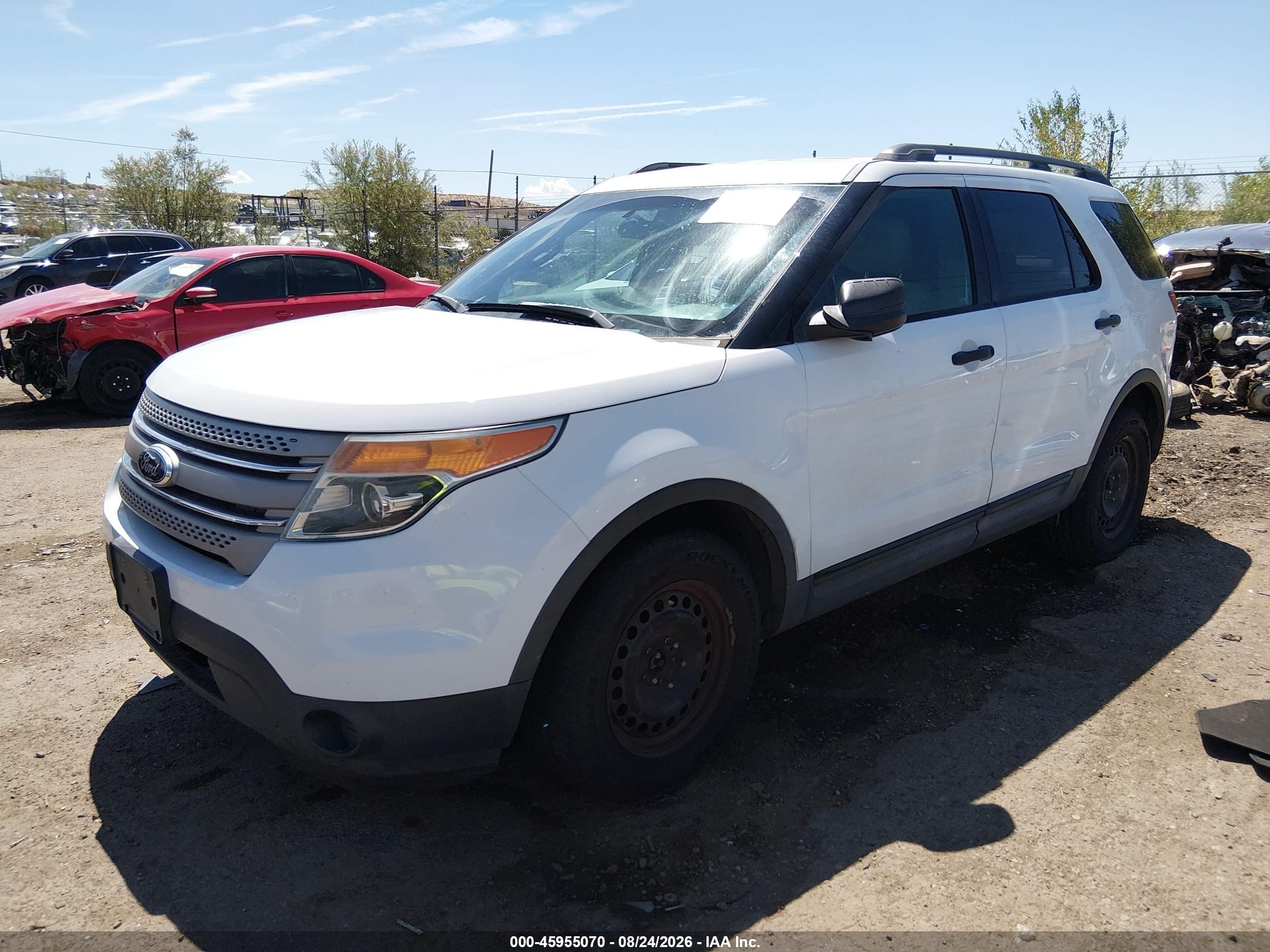 2014 Ford Explorer   White vin: 1FM5K7B84EGC35703