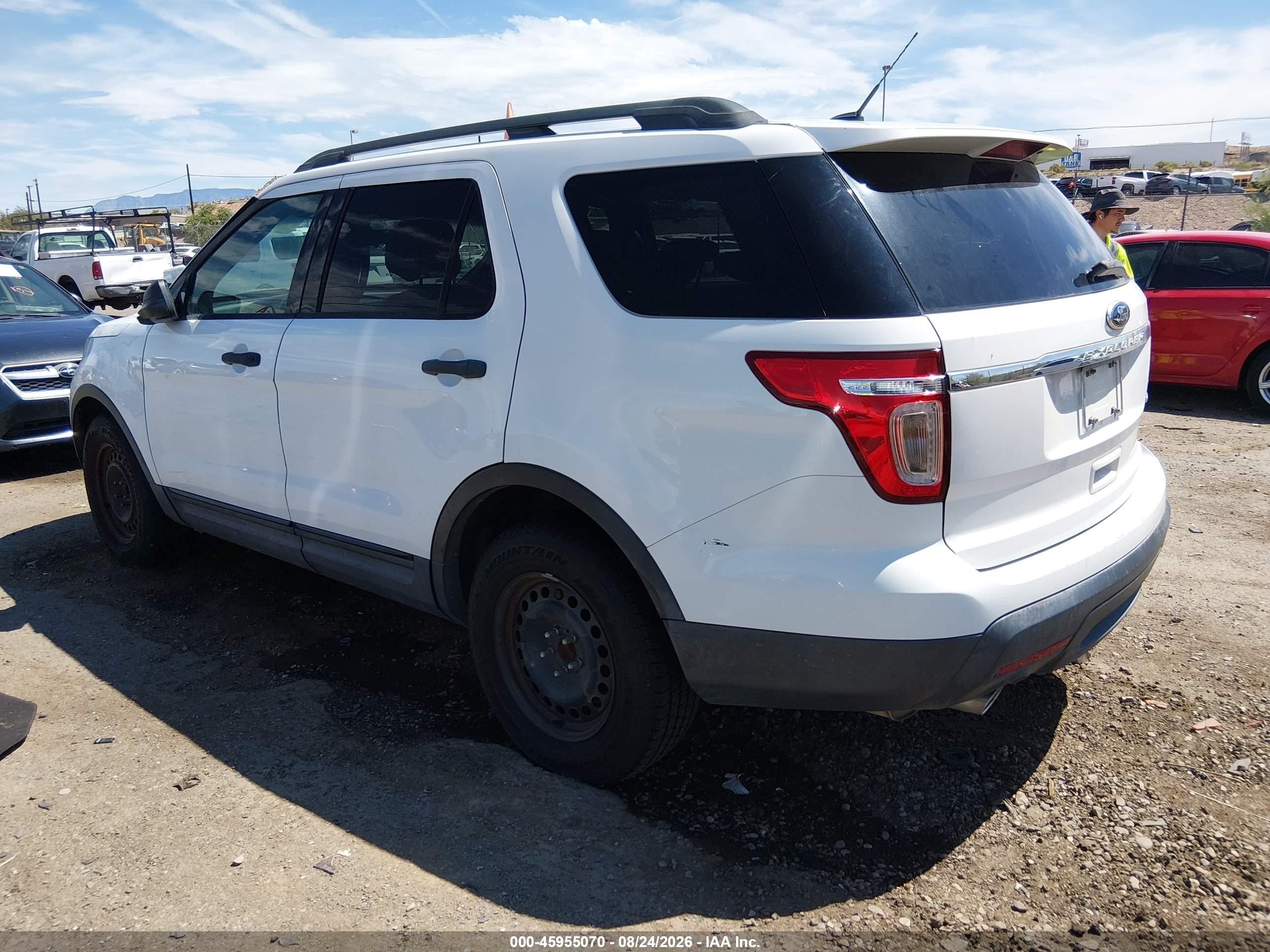 2014 Ford Explorer   White vin: 1FM5K7B84EGC35703