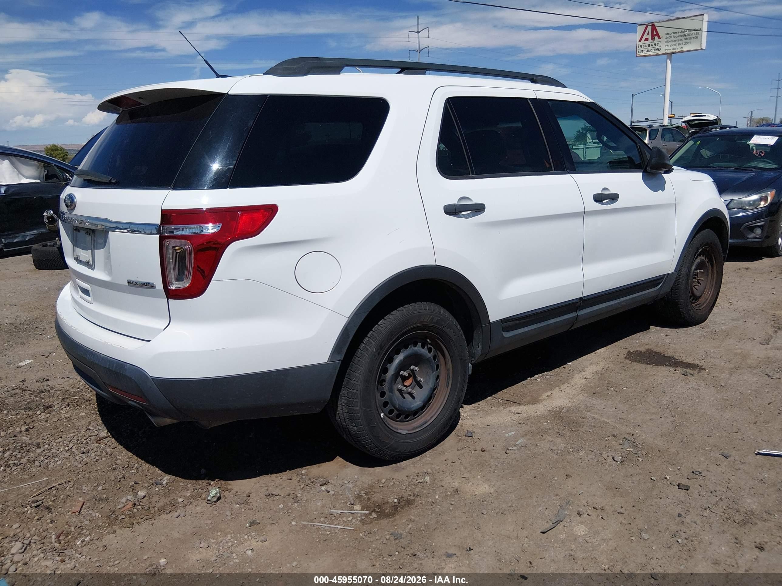 2014 Ford Explorer   White vin: 1FM5K7B84EGC35703