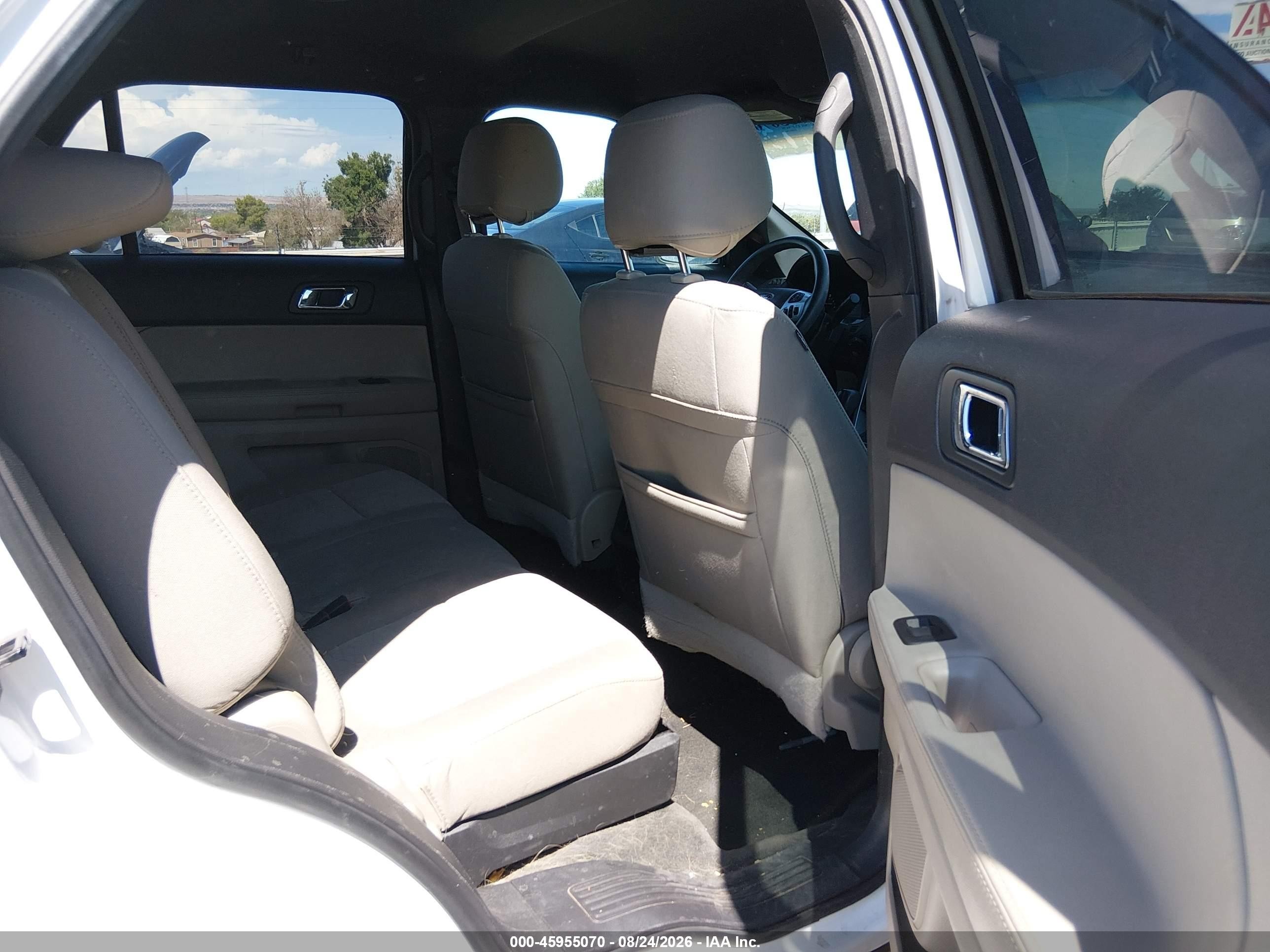 2014 Ford Explorer   White vin: 1FM5K7B84EGC35703