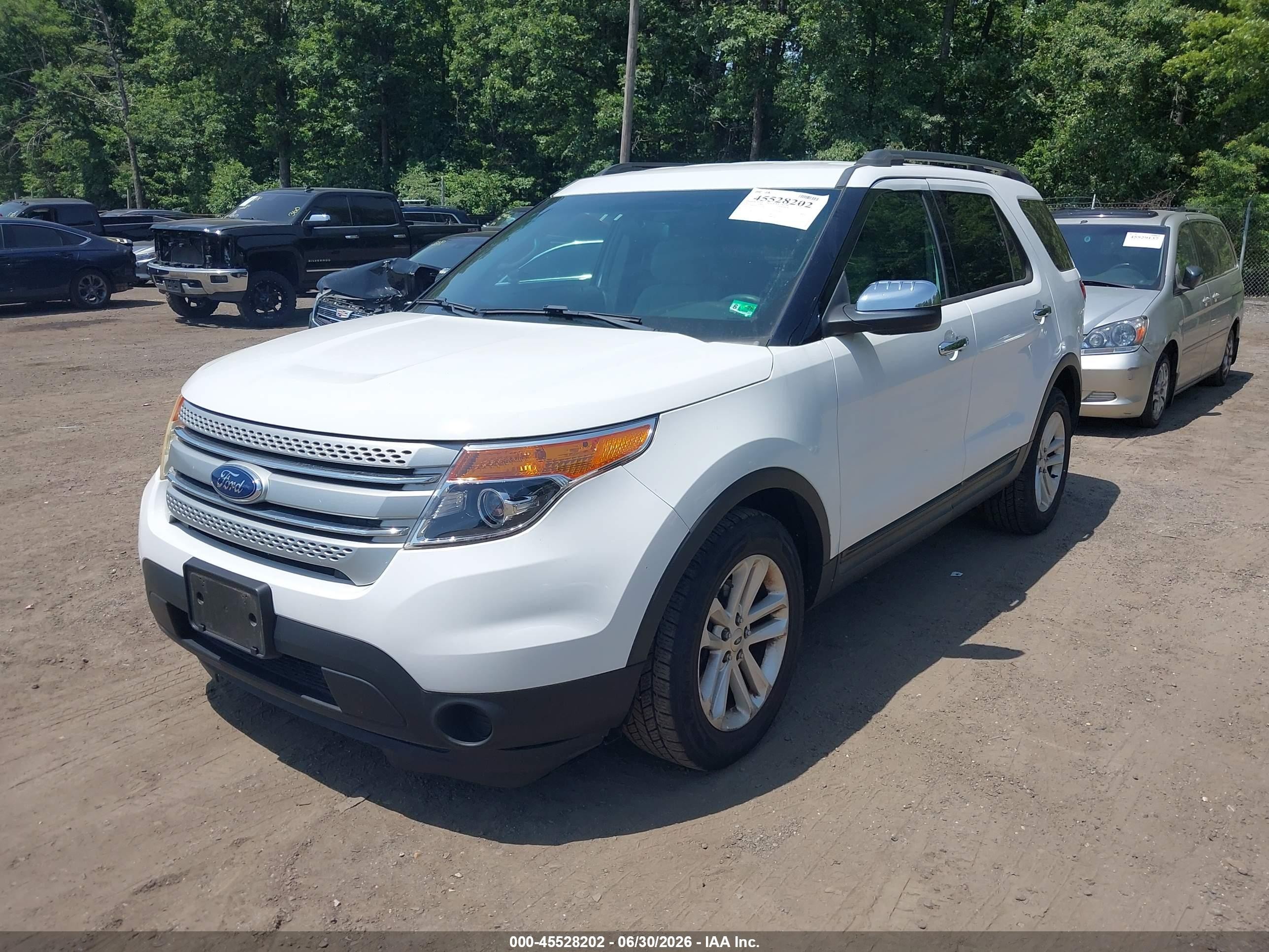 2015 Ford Explorer   White vin: 1FM5K7B84FGC34746