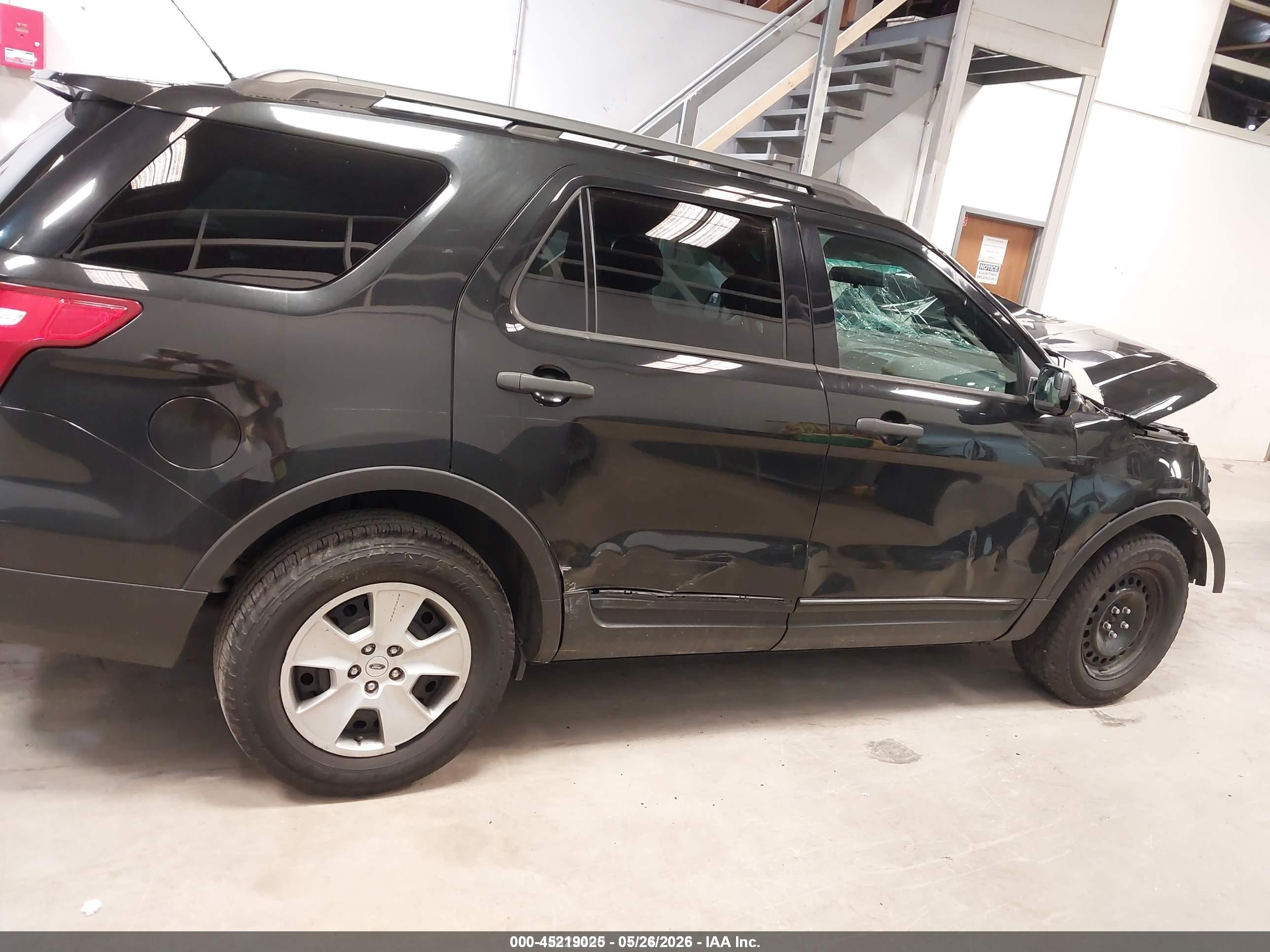 2013 Ford Explorer   Black vin: 1FM5K7B85DGA40482