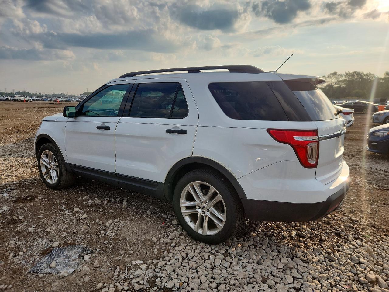 2015 Ford Explorer White vin: 1FM5K7B85FGA84498