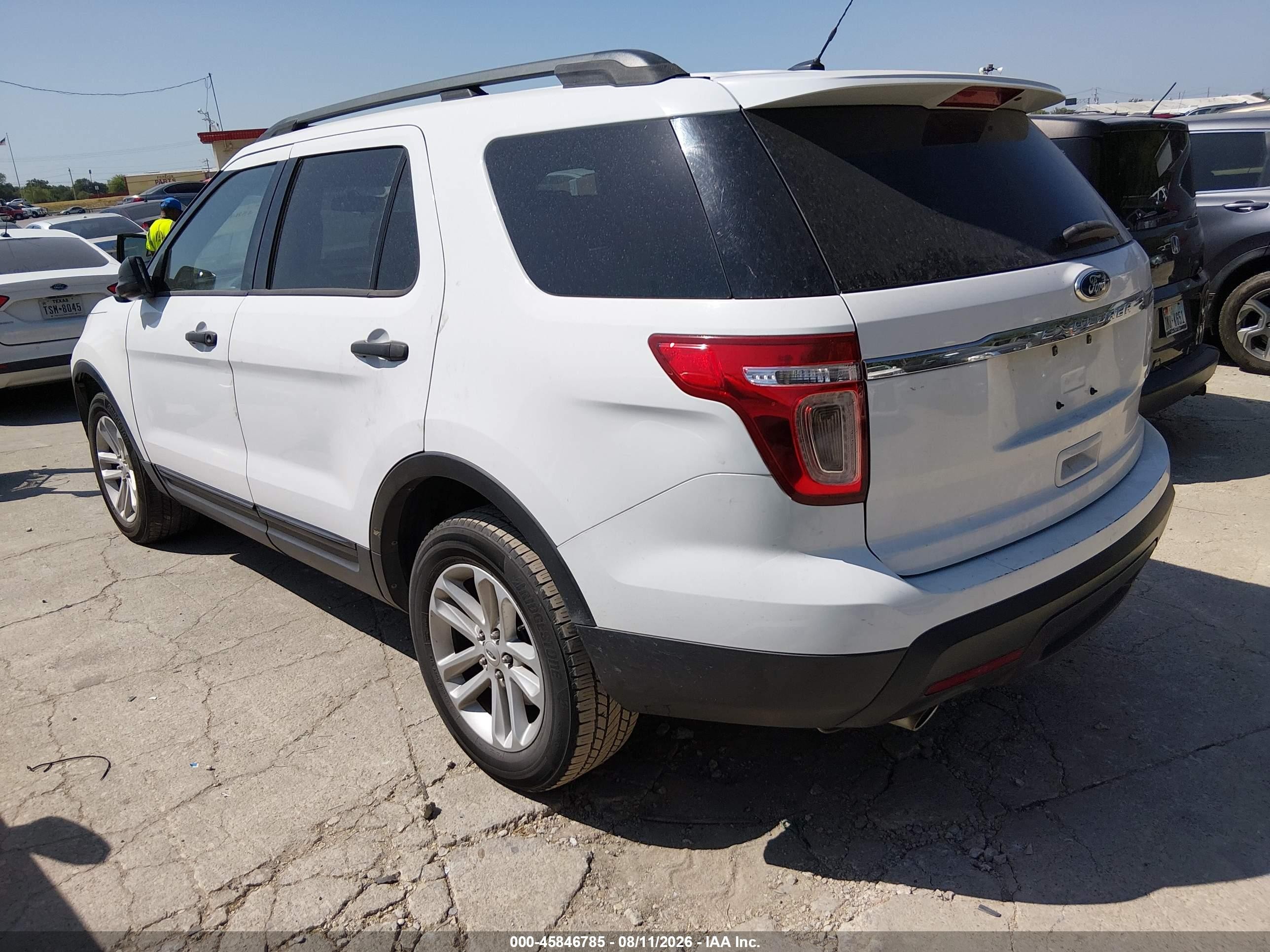 2015 Ford Explorer   White vin: 1FM5K7B85FGC04607